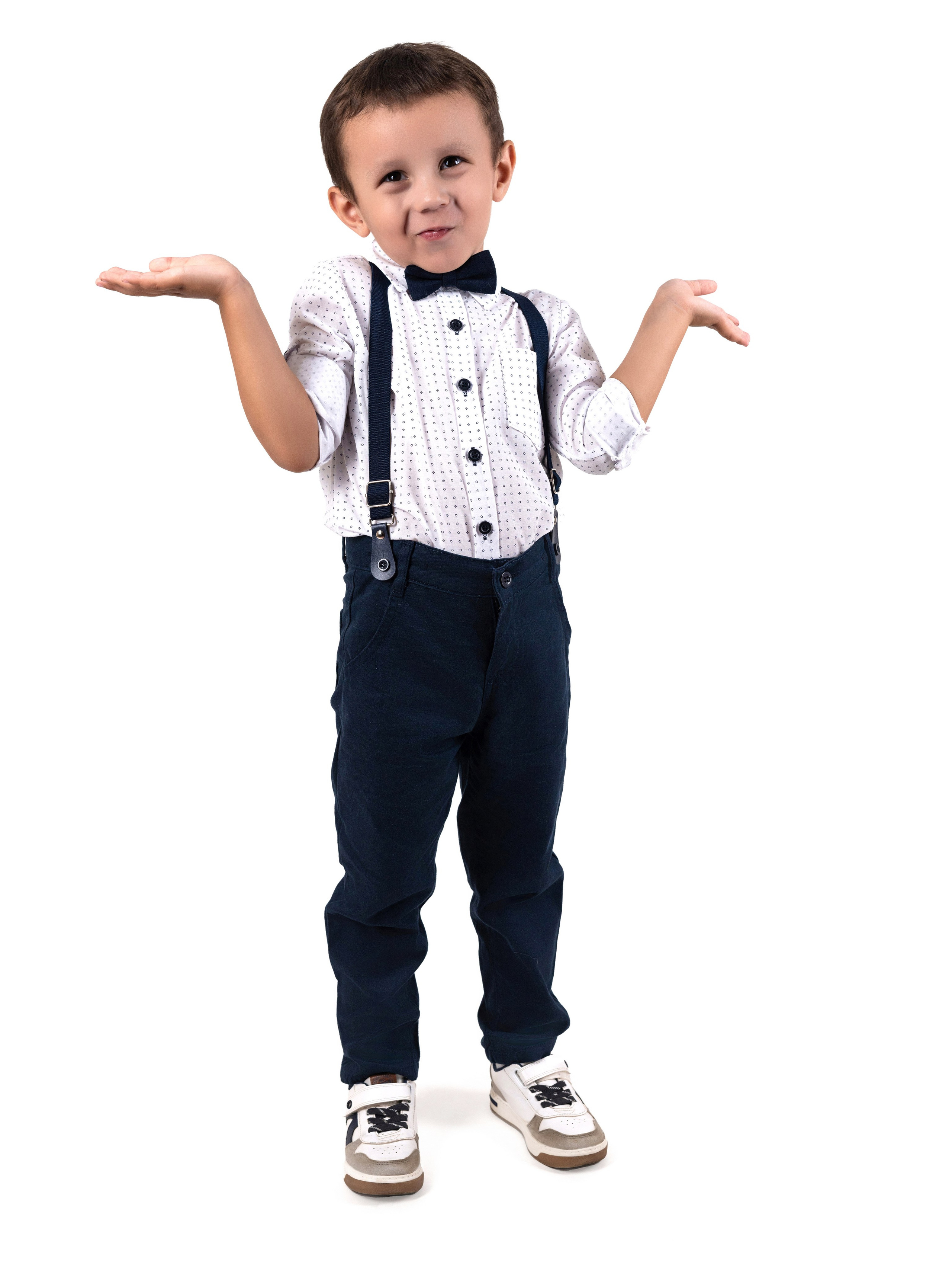 Детский костюм джентльмена, модельная съемка для маркетплейсов. Олейник Денис — предметный фотограф, фотограф для маркетплейсов в Казани