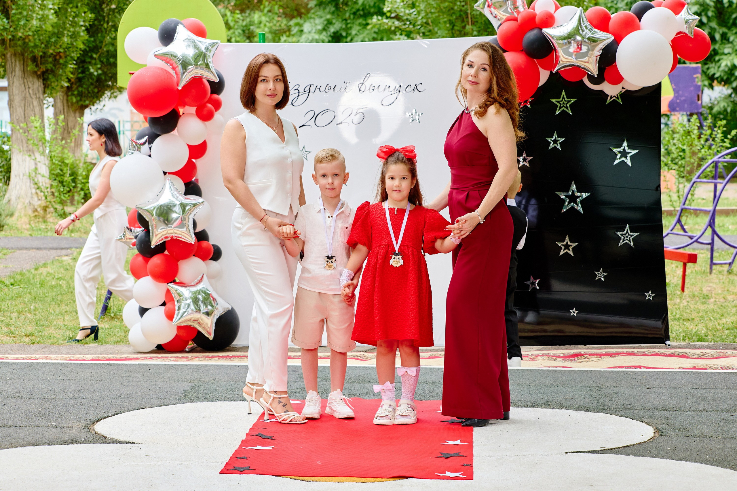 Выпускной 45 сад. Фотограф Выпускные альбомы Таганрог Сергей Коробченко