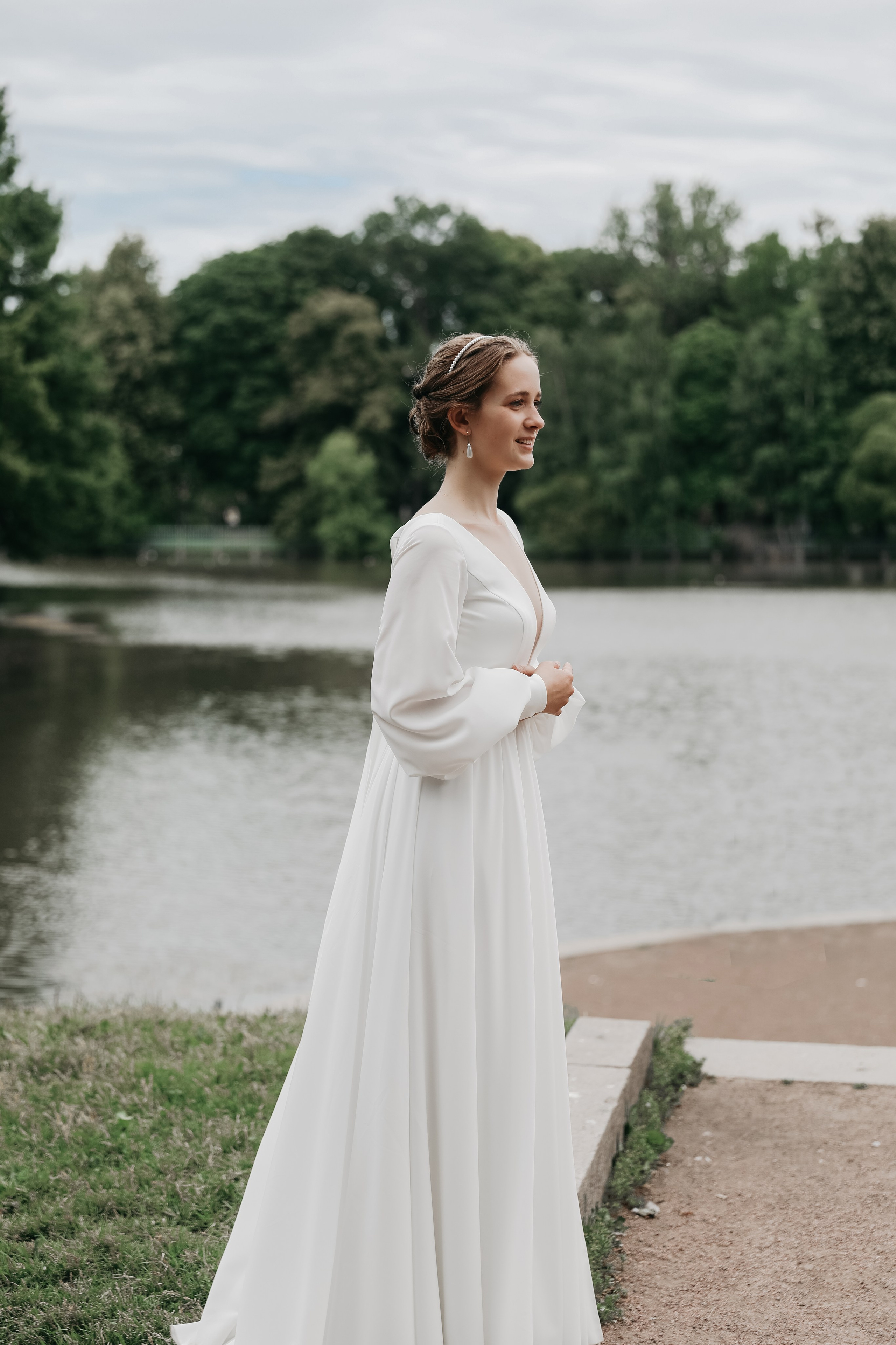 Любовь — противовес этому ужасу, любовь — акт единения и сохранения. Свадебный фотограф в Санкт-Петербурге