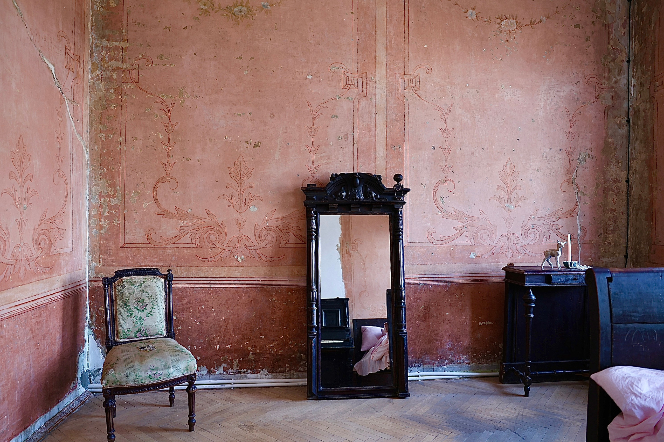 Розовая спальня + кабинет. Интерьерная фотостудия Театр в центре города Краснодар