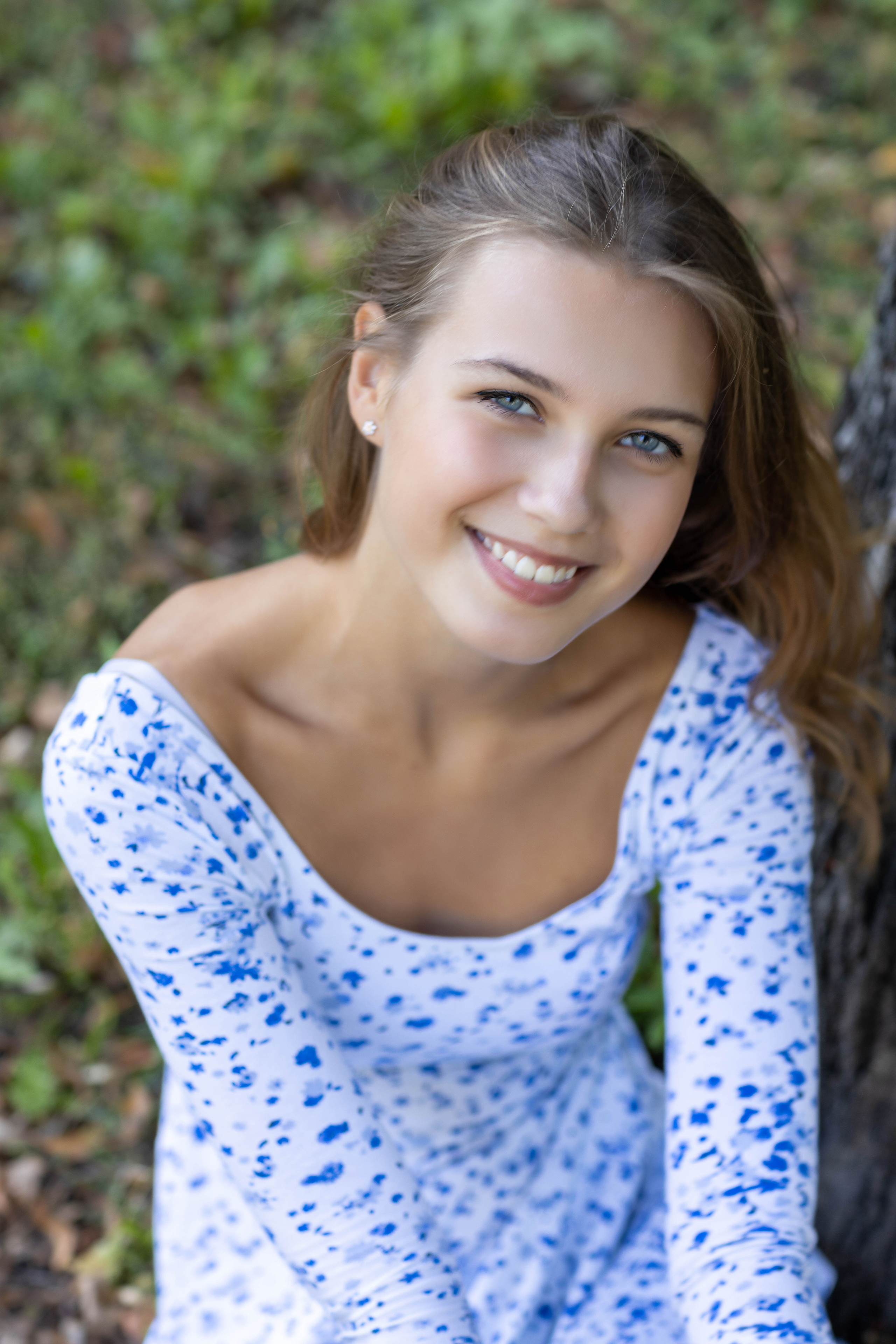 Фотопрогулка Коломна красивая девушка парк. Выпускные фотоальбомы в Коломне. Валерий и Светлана Щавелевы