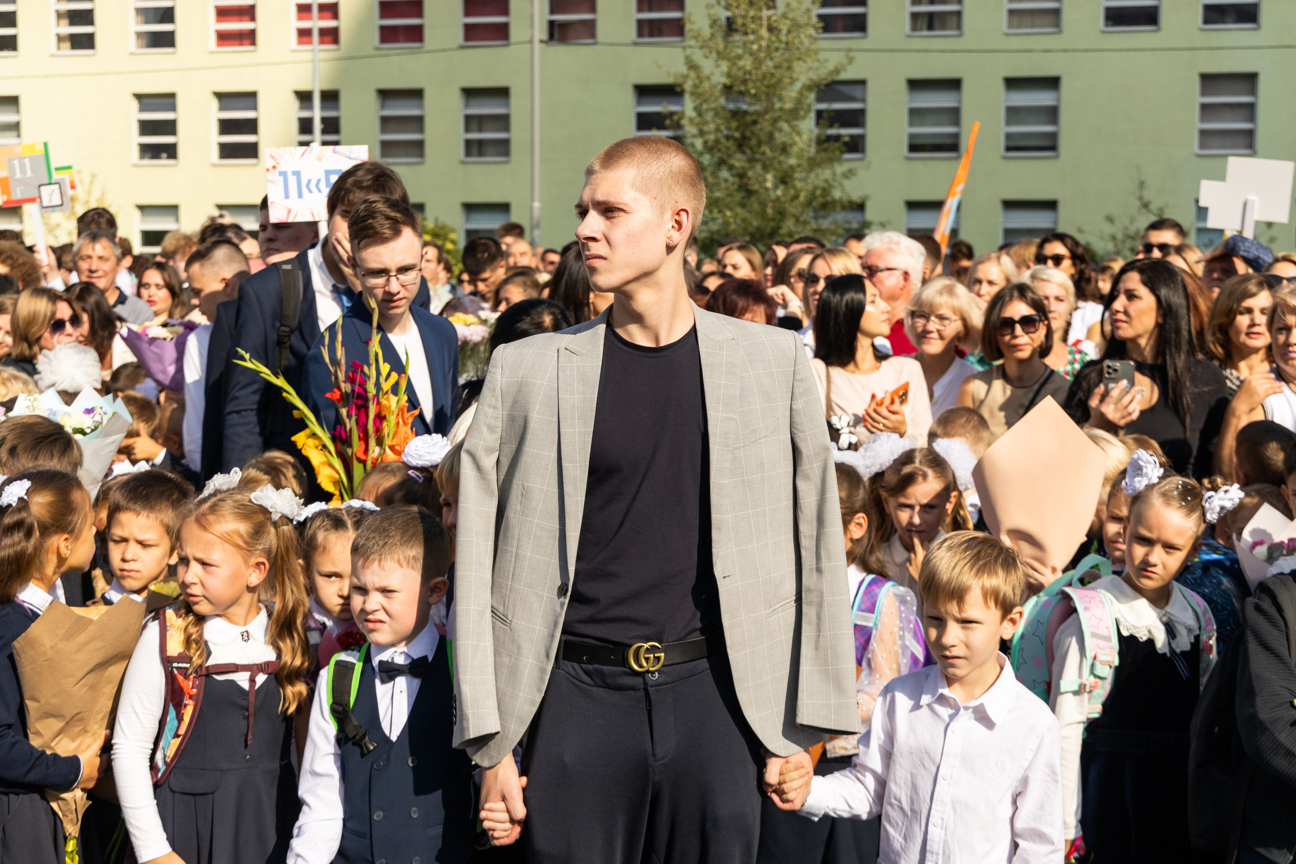 день знаний в школьном фотоальбоме
