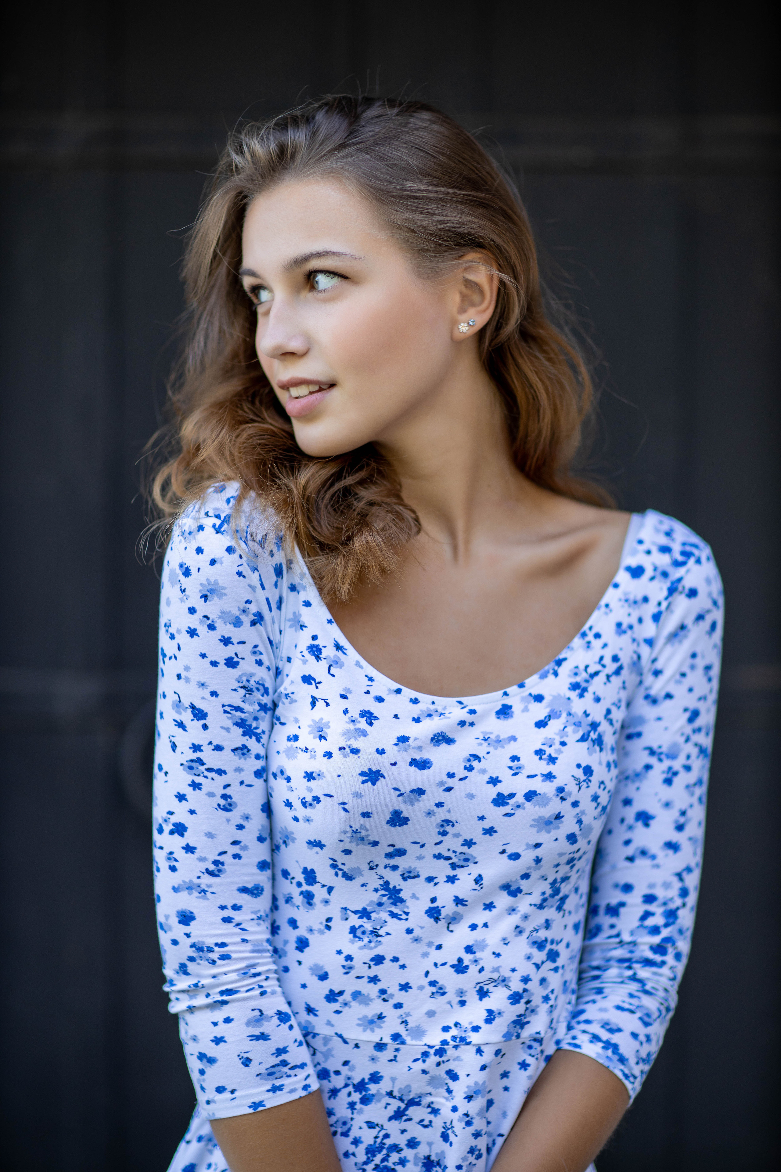 Фотопрогулка Коломна красивая девушка парк. Выпускные фотоальбомы в Коломне. Валерий и Светлана Щавелевы