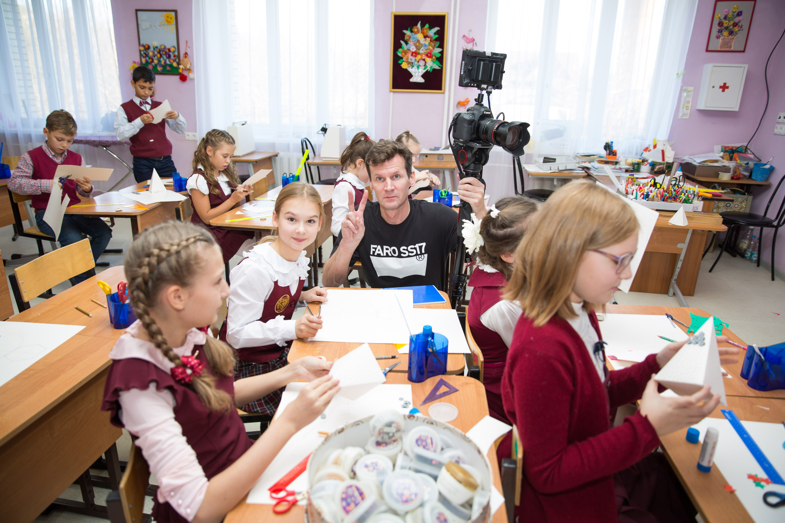 Альбом школьных лет — хроника всех важных событий учебного года в твёрдом переплёте