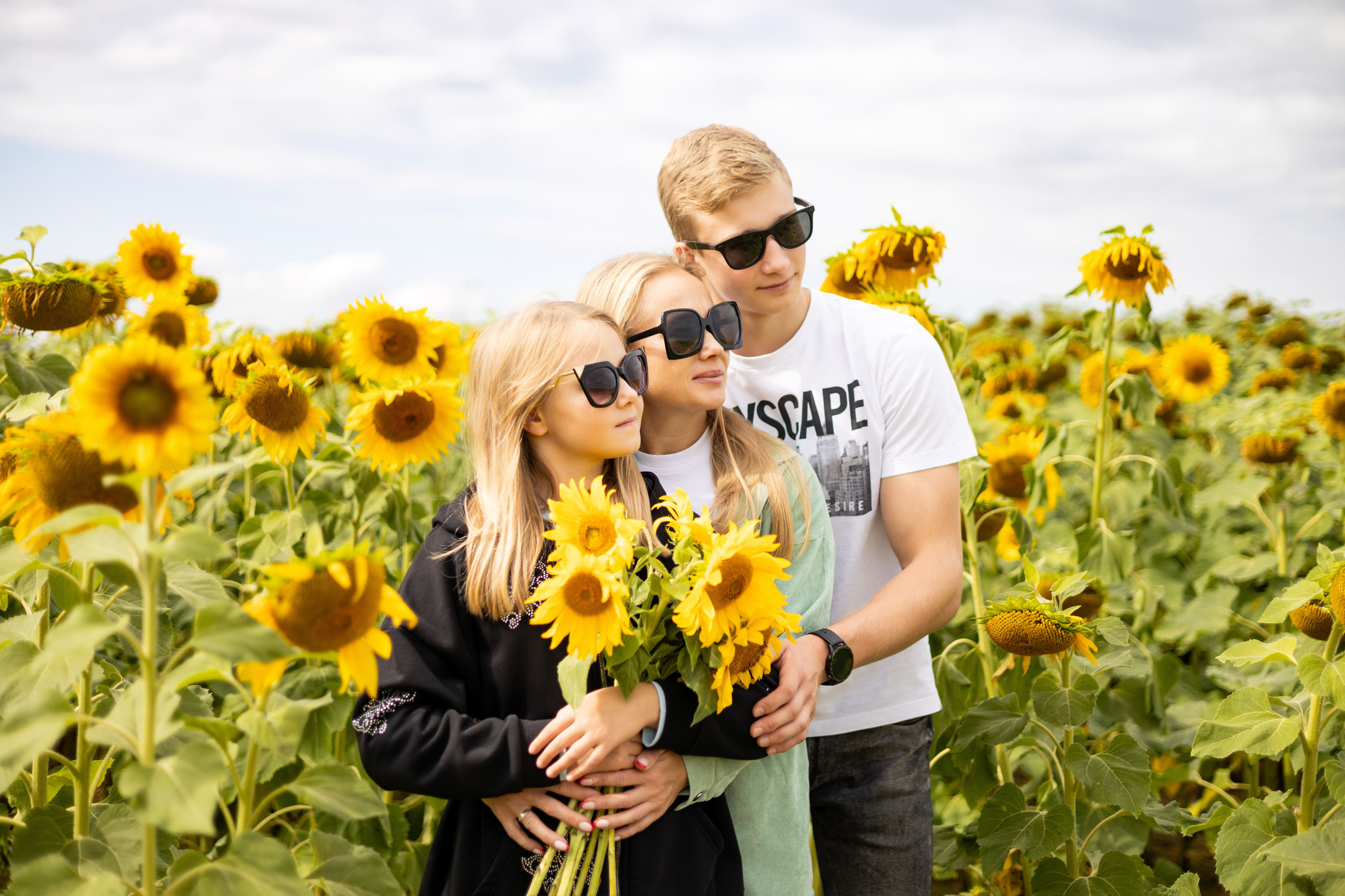 Первая фотосессия 2023 для школьного альбома. Выпускные фотоальбомы в Коломне. Валерий и Светлана Щавелевы