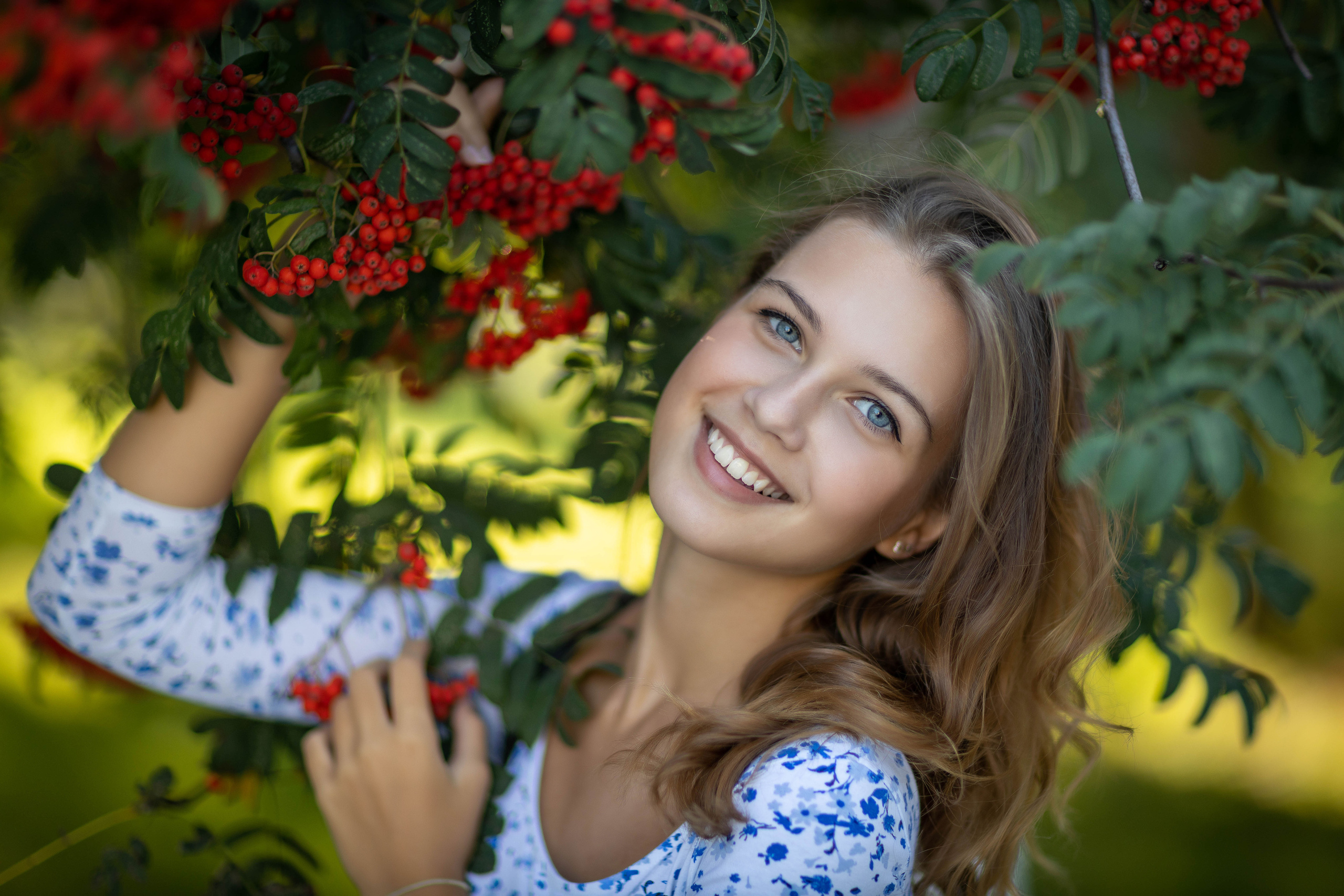 Фотопрогулка Коломна красивая девушка парк. Выпускные фотоальбомы в Коломне. Валерий и Светлана Щавелевы