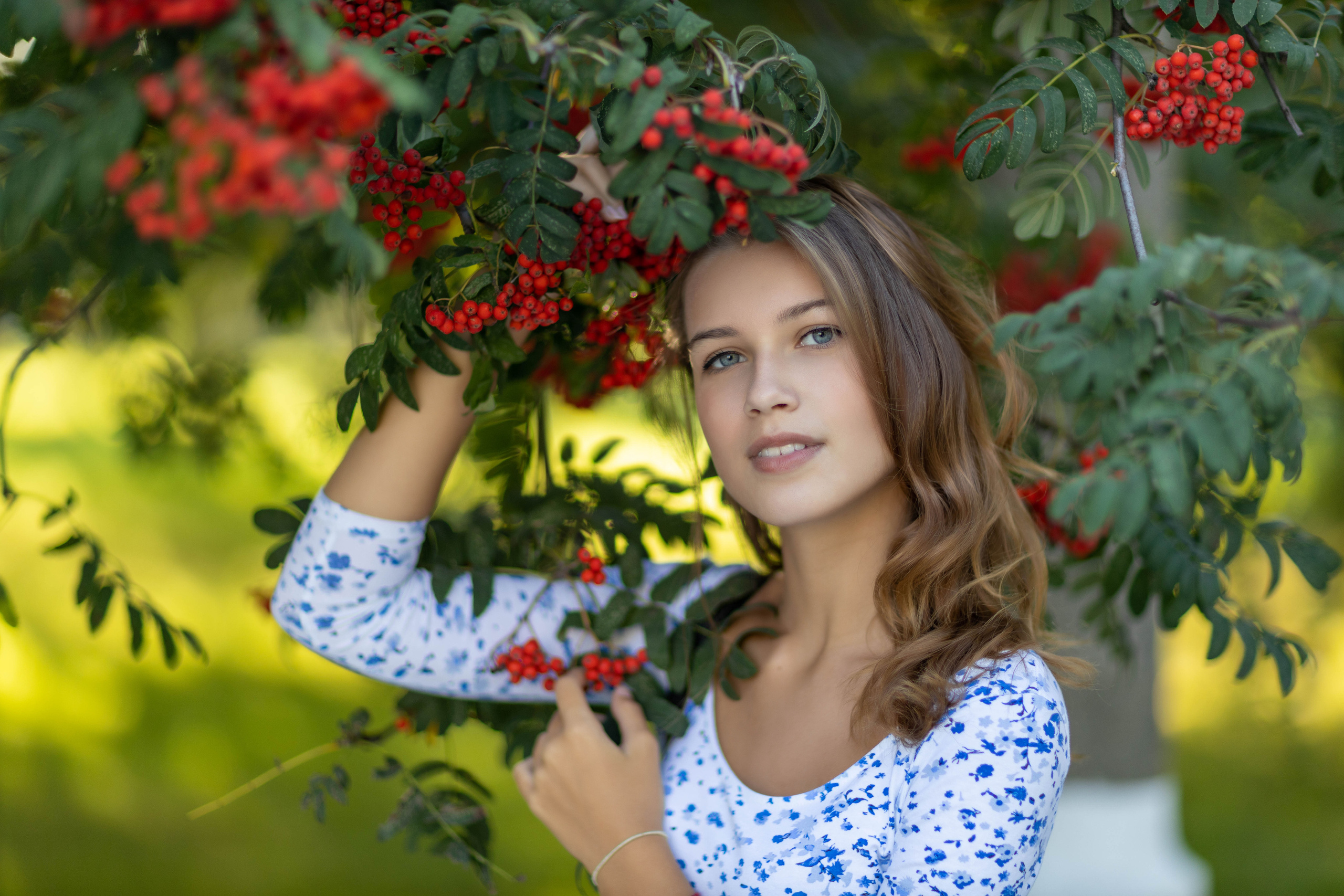 Фотопрогулка Коломна красивая девушка парк. Выпускные фотоальбомы в Коломне. Валерий и Светлана Щавелевы