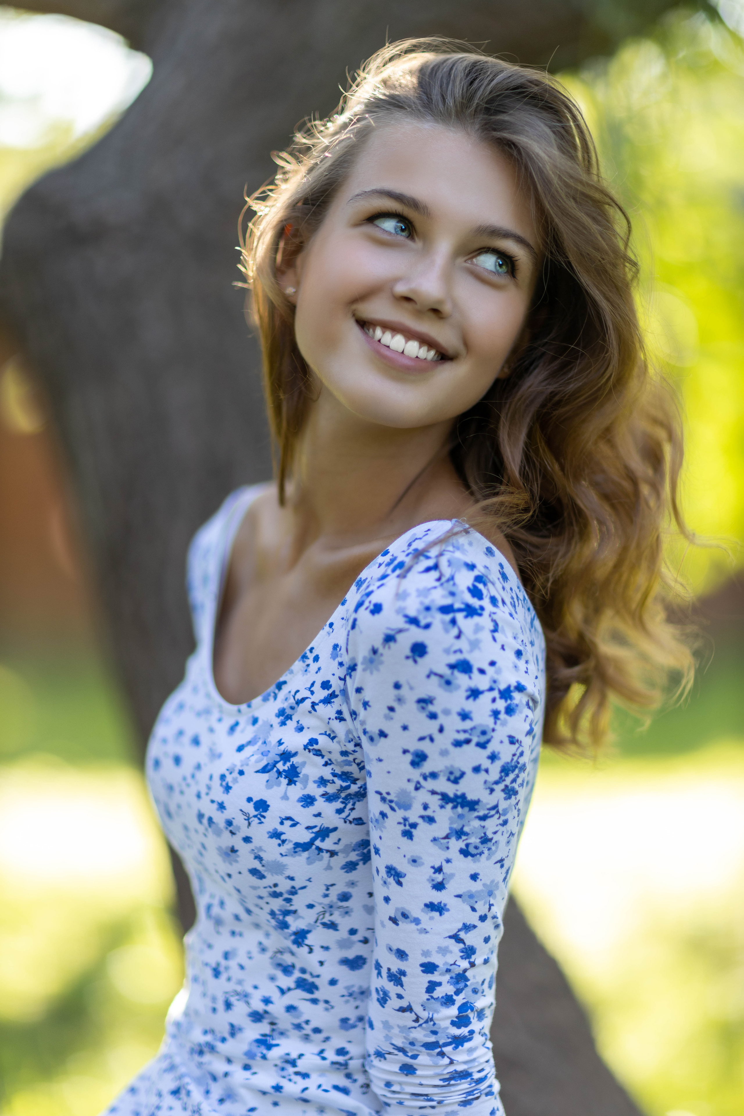 Фотопрогулка Коломна красивая девушка парк. Выпускные фотоальбомы в Коломне. Валерий и Светлана Щавелевы