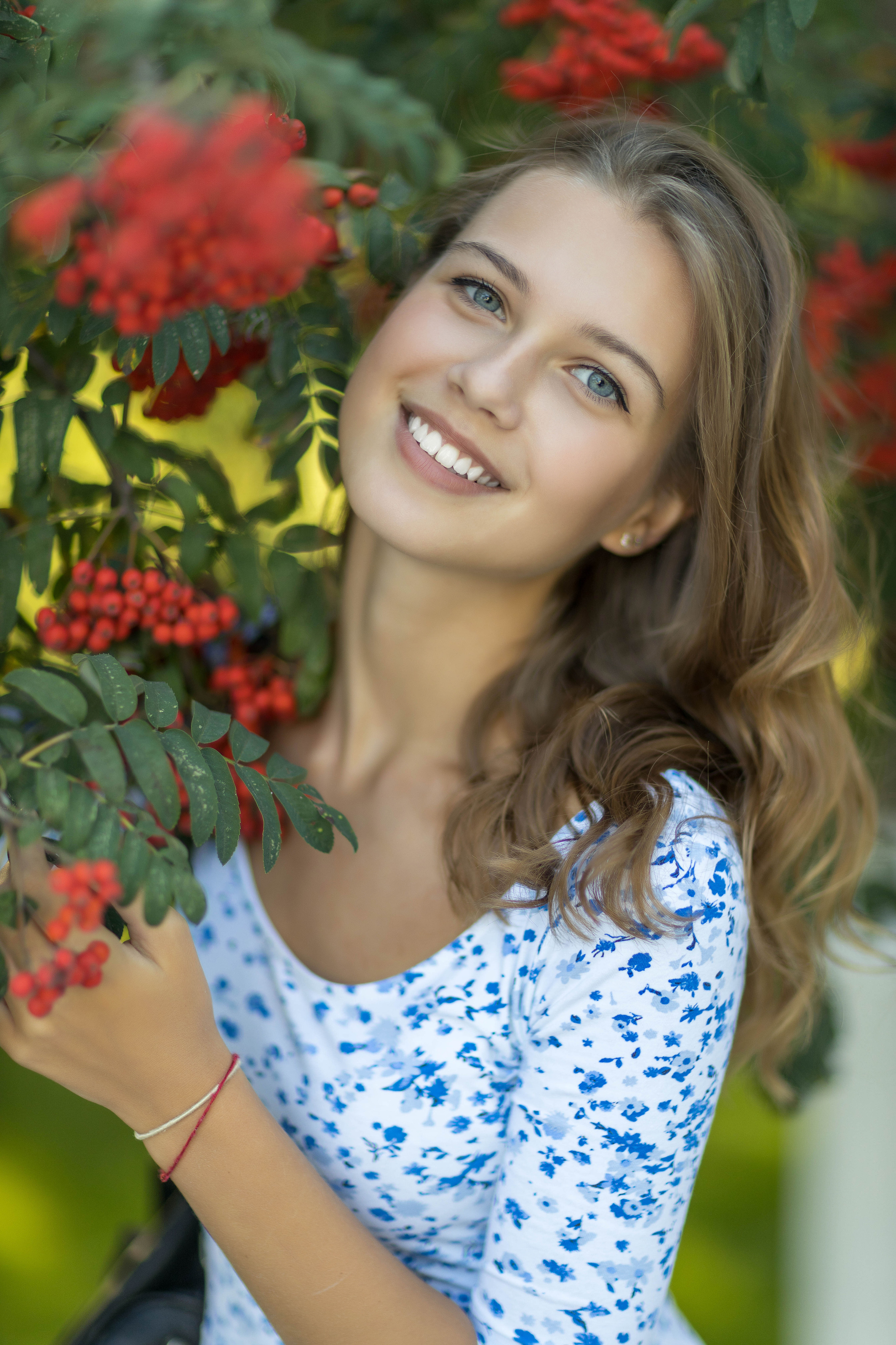 Фотопрогулка Коломна красивая девушка парк. Выпускные фотоальбомы в Коломне. Валерий и Светлана Щавелевы