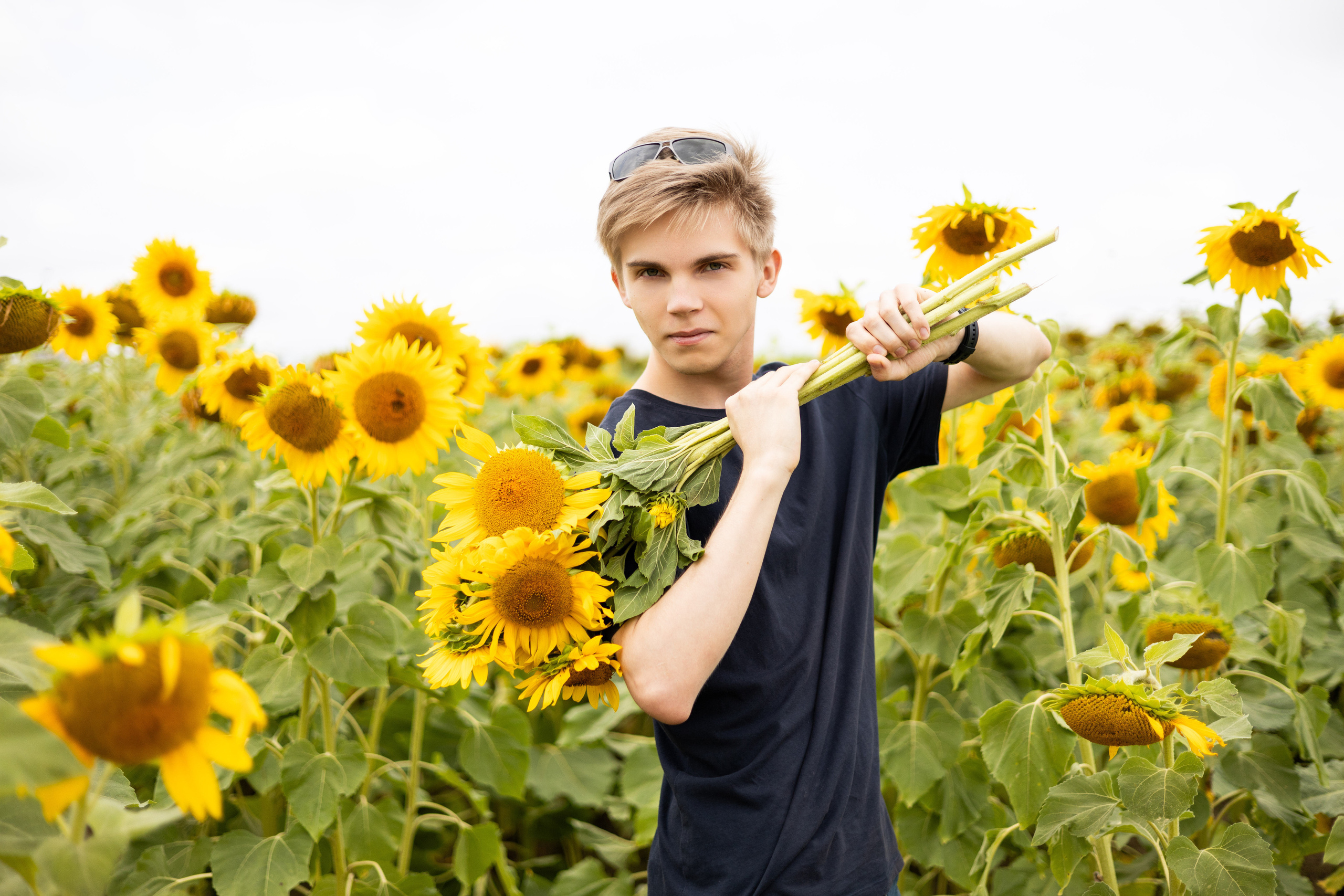 Первая фотосессия 2023 для школьного альбома. Выпускные фотоальбомы в Коломне. Валерий и Светлана Щавелевы