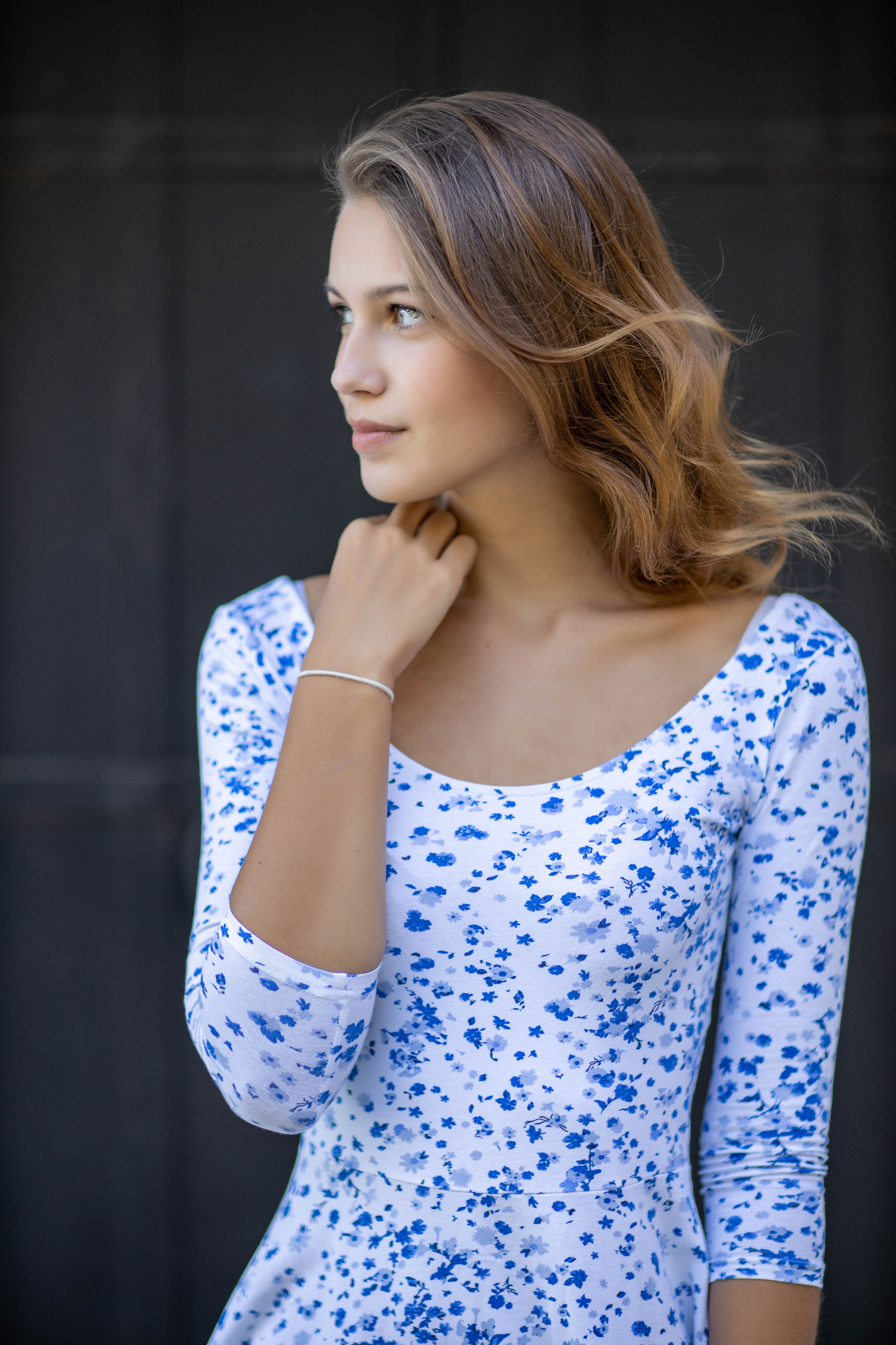 Фотопрогулка Коломна красивая девушка парк. Выпускные фотоальбомы в Коломне. Валерий и Светлана Щавелевы