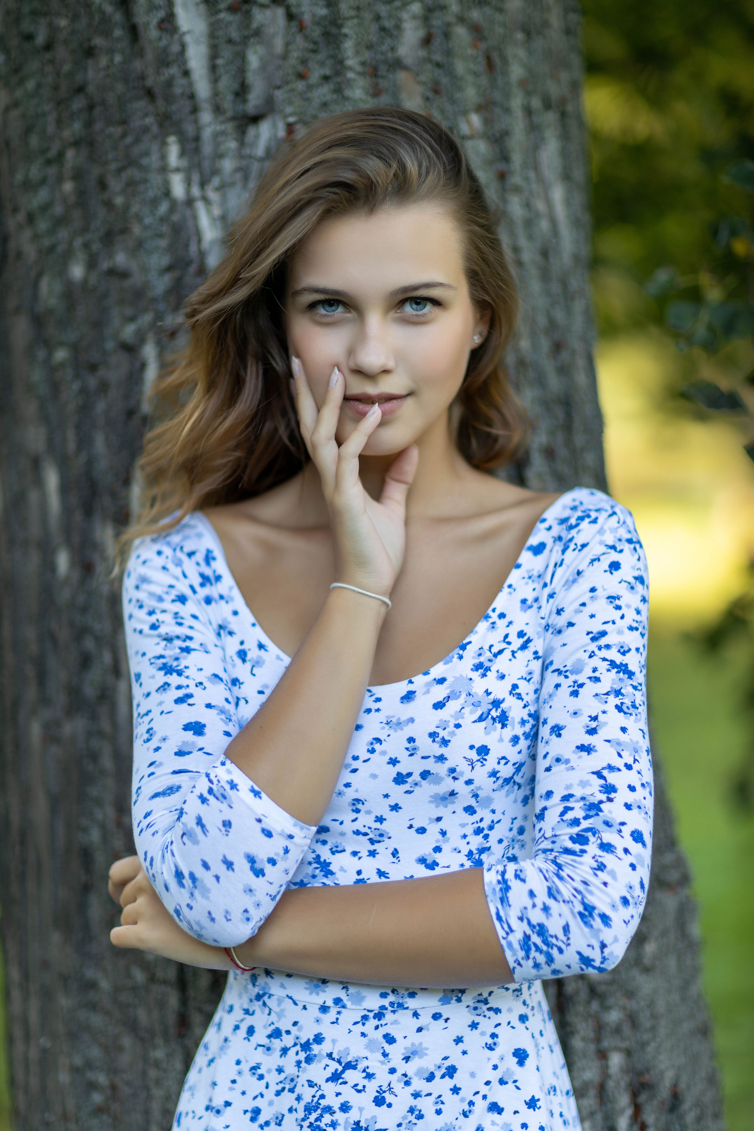 Фотопрогулка Коломна красивая девушка парк. Выпускные фотоальбомы в Коломне. Валерий и Светлана Щавелевы
