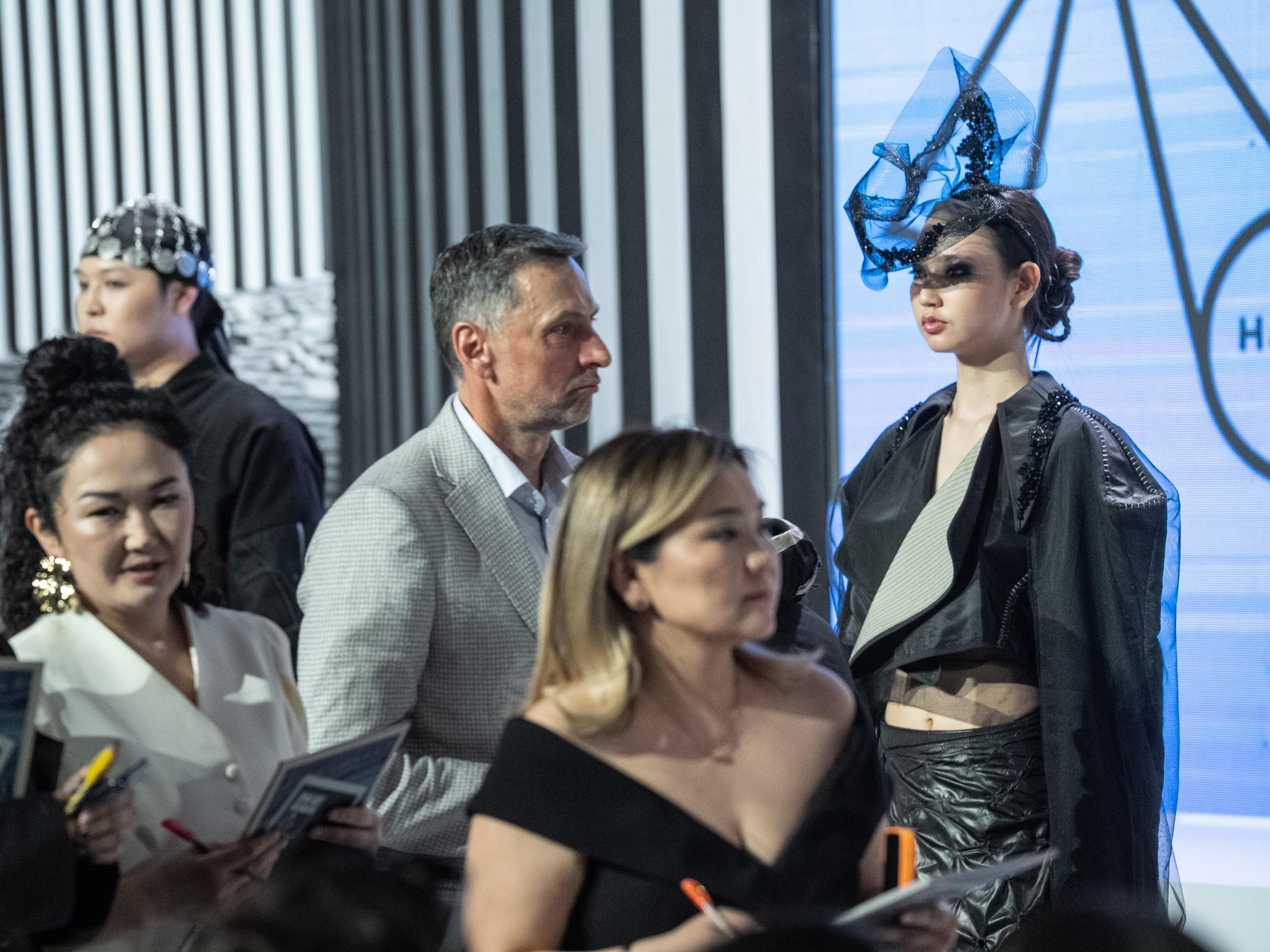 New Generation-OPEN WAY. Сайт Алматинского НЮ АРТ, будуар и фэшн фотографа Дениса Карпенко