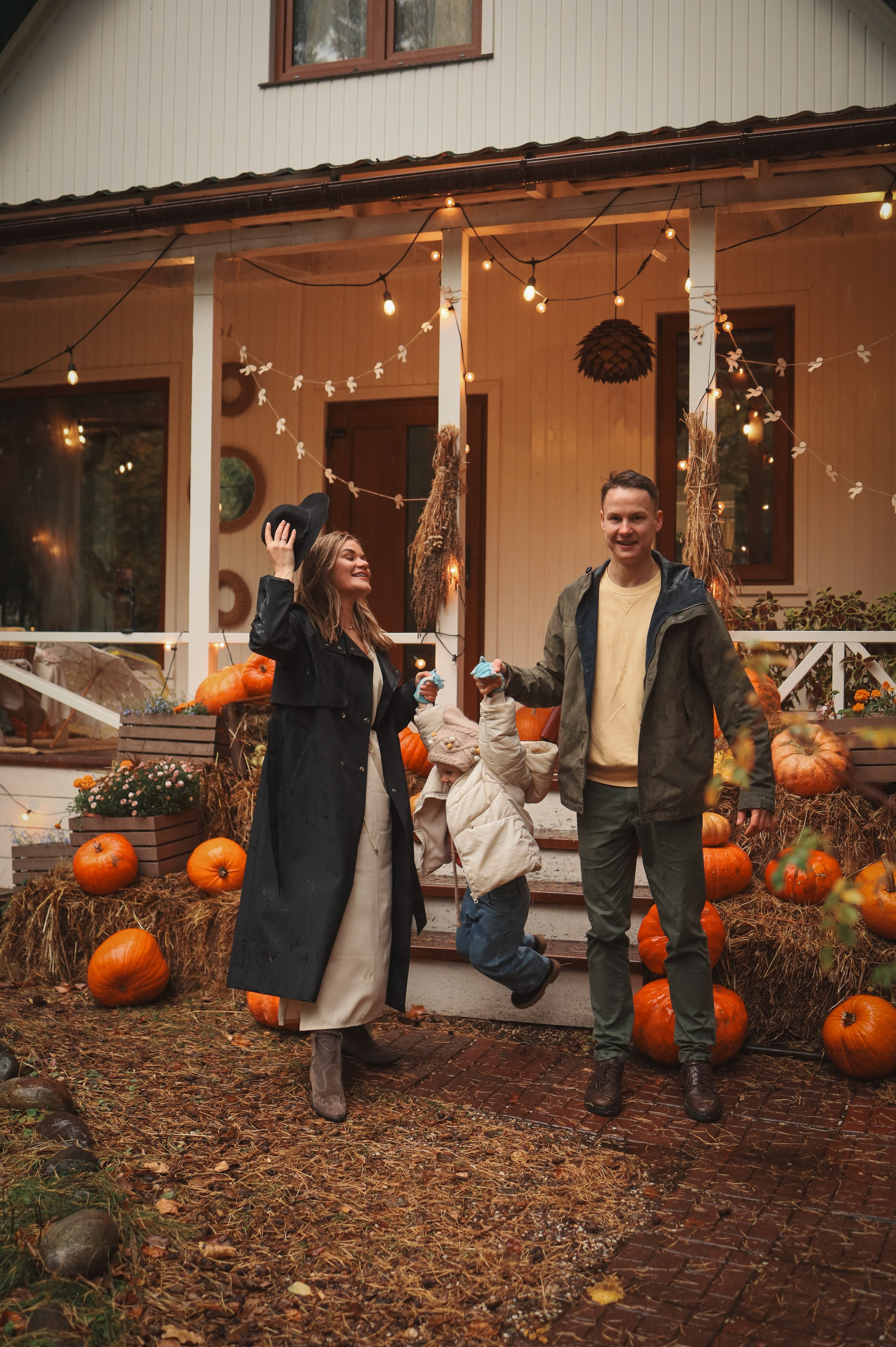 Дождь не помеха тёплым и атмосферным фотографиям. Семейный и женский фотограф