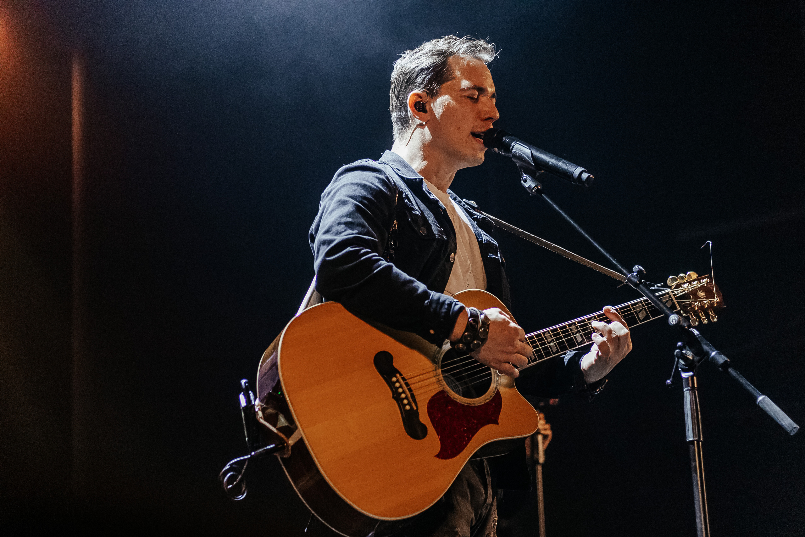 Концерт Газманова младшего. Контент фотограф в Ростове-на-Дону Мардус Павел