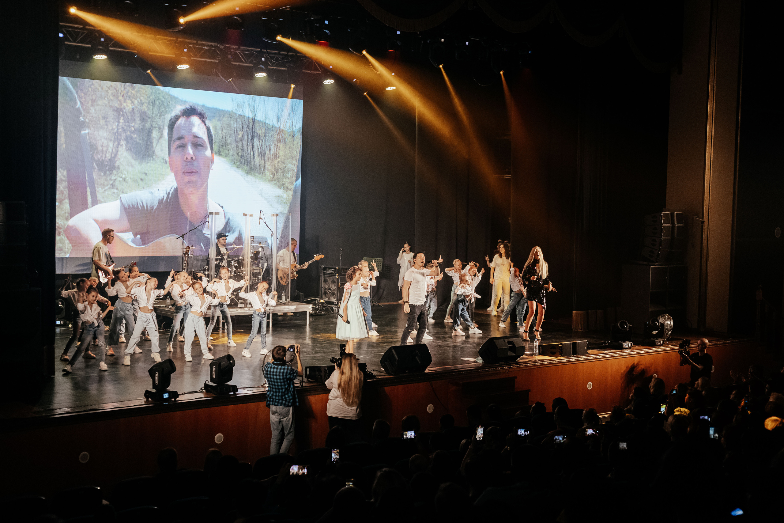 Концерт Газманова младшего. Контент фотограф в Ростове-на-Дону Мардус Павел