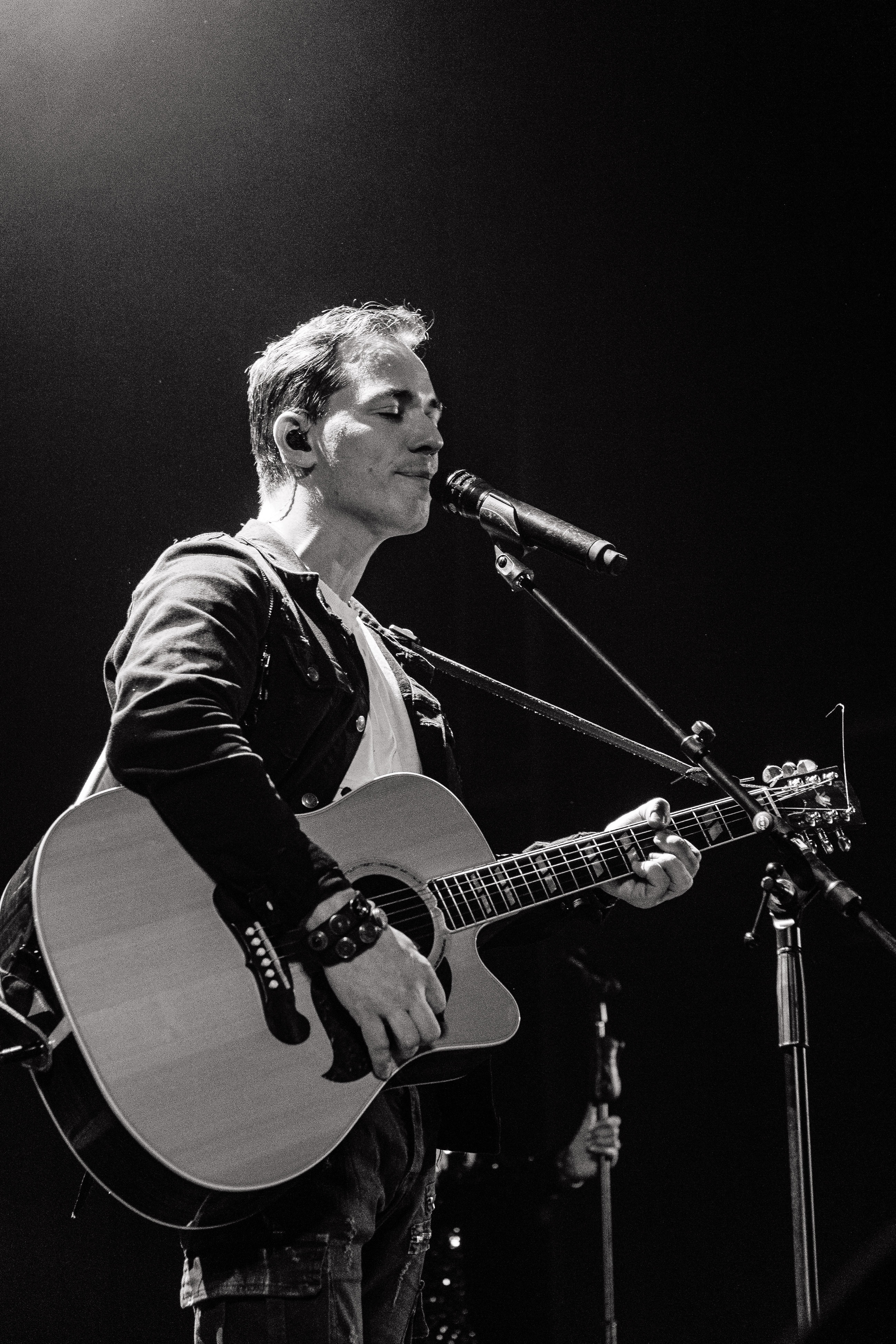 Концерт Газманова младшего. Контент фотограф в Ростове-на-Дону Мардус Павел