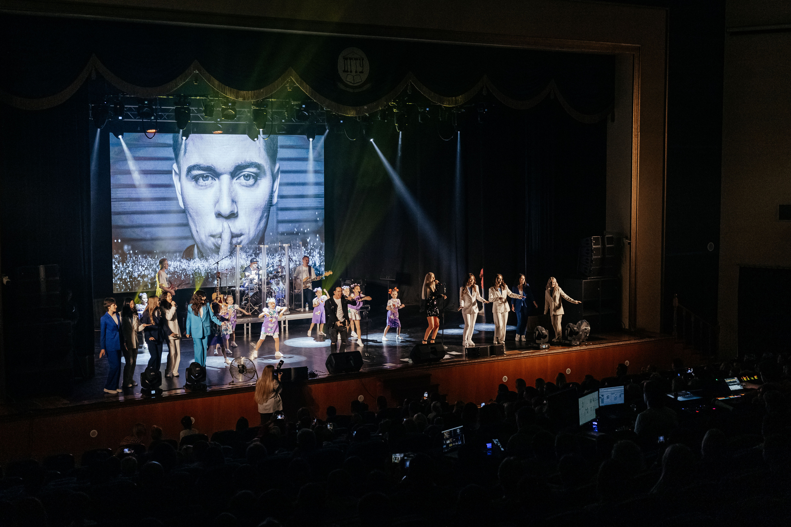 Концерт Газманова младшего. Контент фотограф в Ростове-на-Дону Мардус Павел