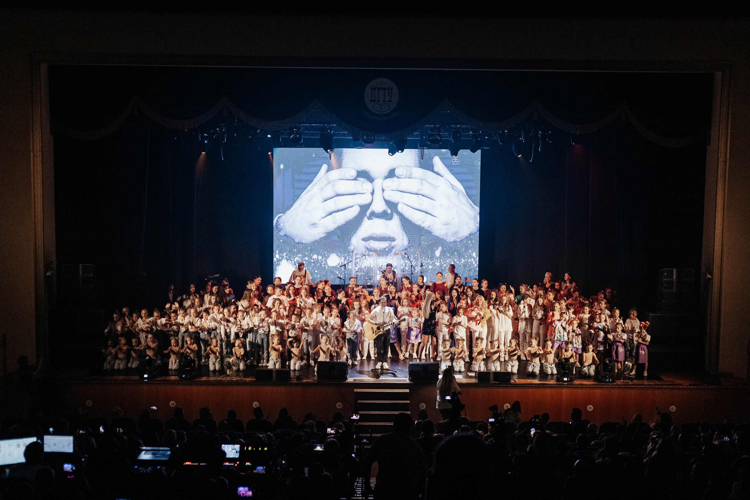 Концерт Газманова младшего. Контент фотограф в Ростове-на-Дону Мардус Павел