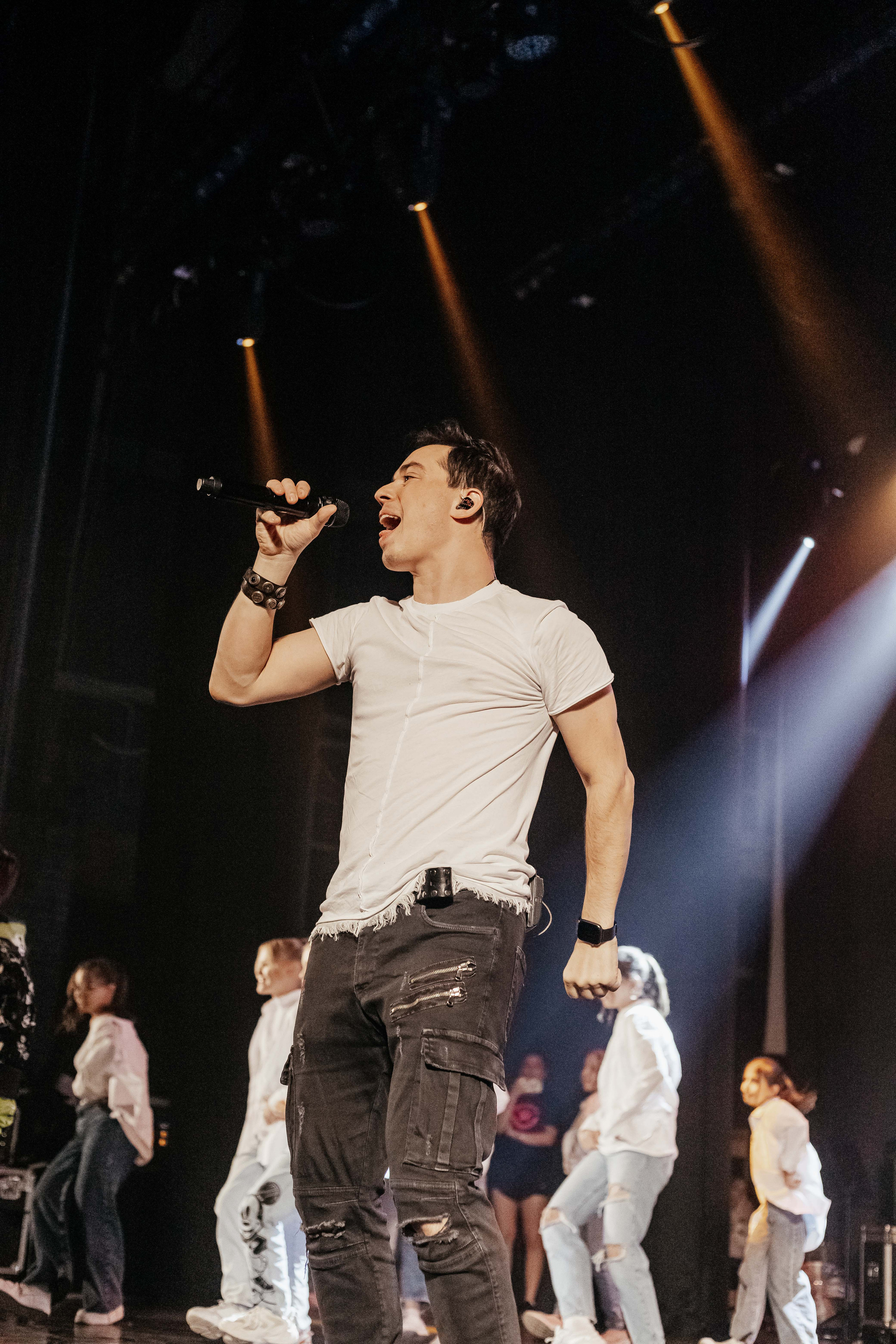 Концерт Газманова младшего. Контент фотограф в Ростове-на-Дону Мардус Павел