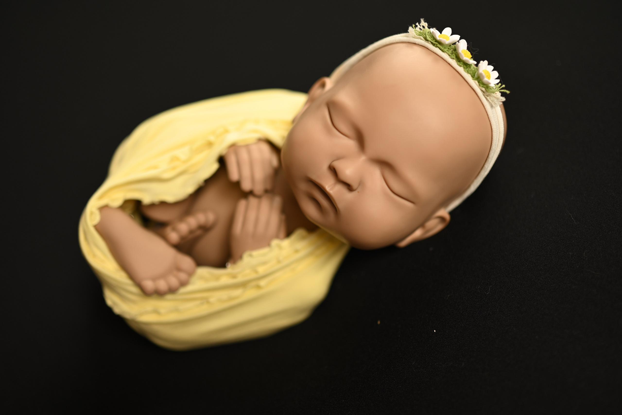 Образы на черном фоне. Newborn42.ru Фотограф новорожденных  г. Кемерово Агафонова Жанна