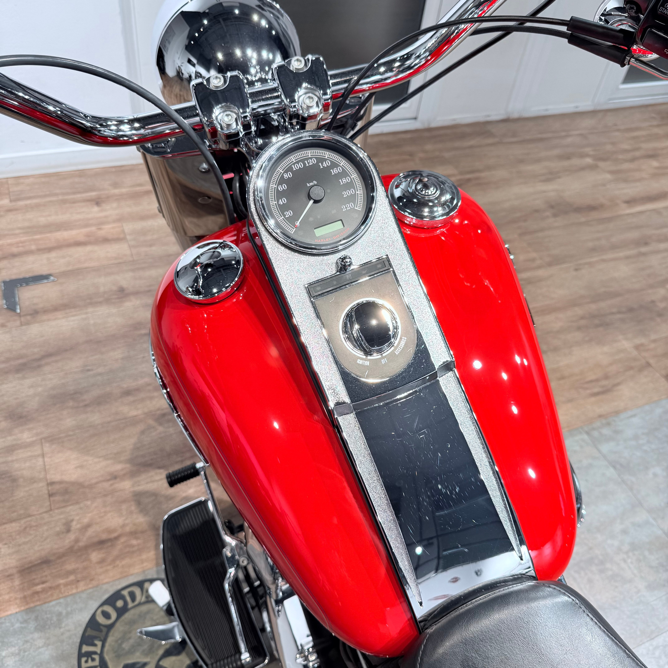 2010 Fat Boy АВS Rеd Сherry Реаrl. Hello Davidson, Москва. Только хорошие мотоциклы…