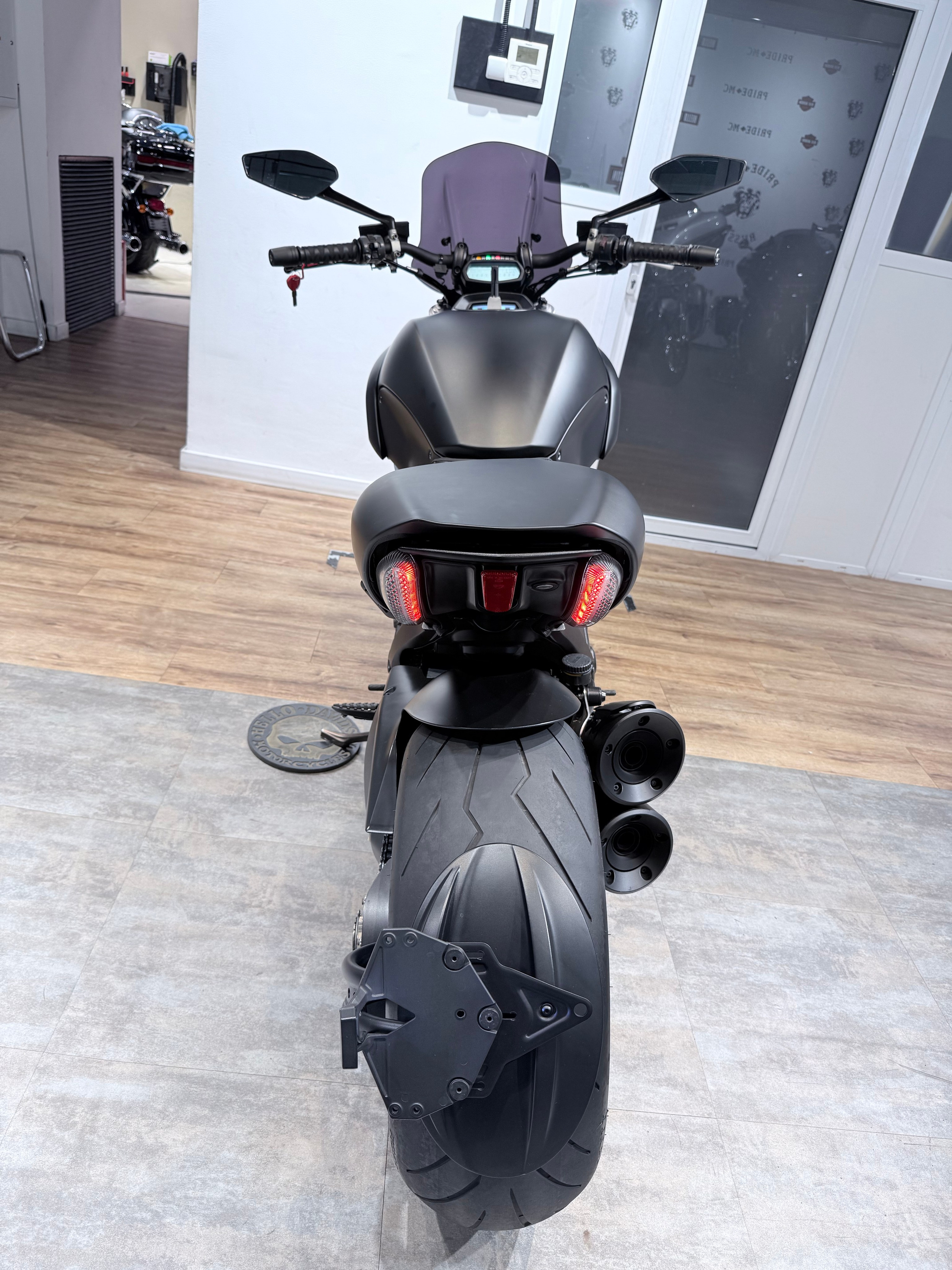 2015 Diavel Dark Stealth. Hello Davidson, Москва. Только хорошие мотоциклы…