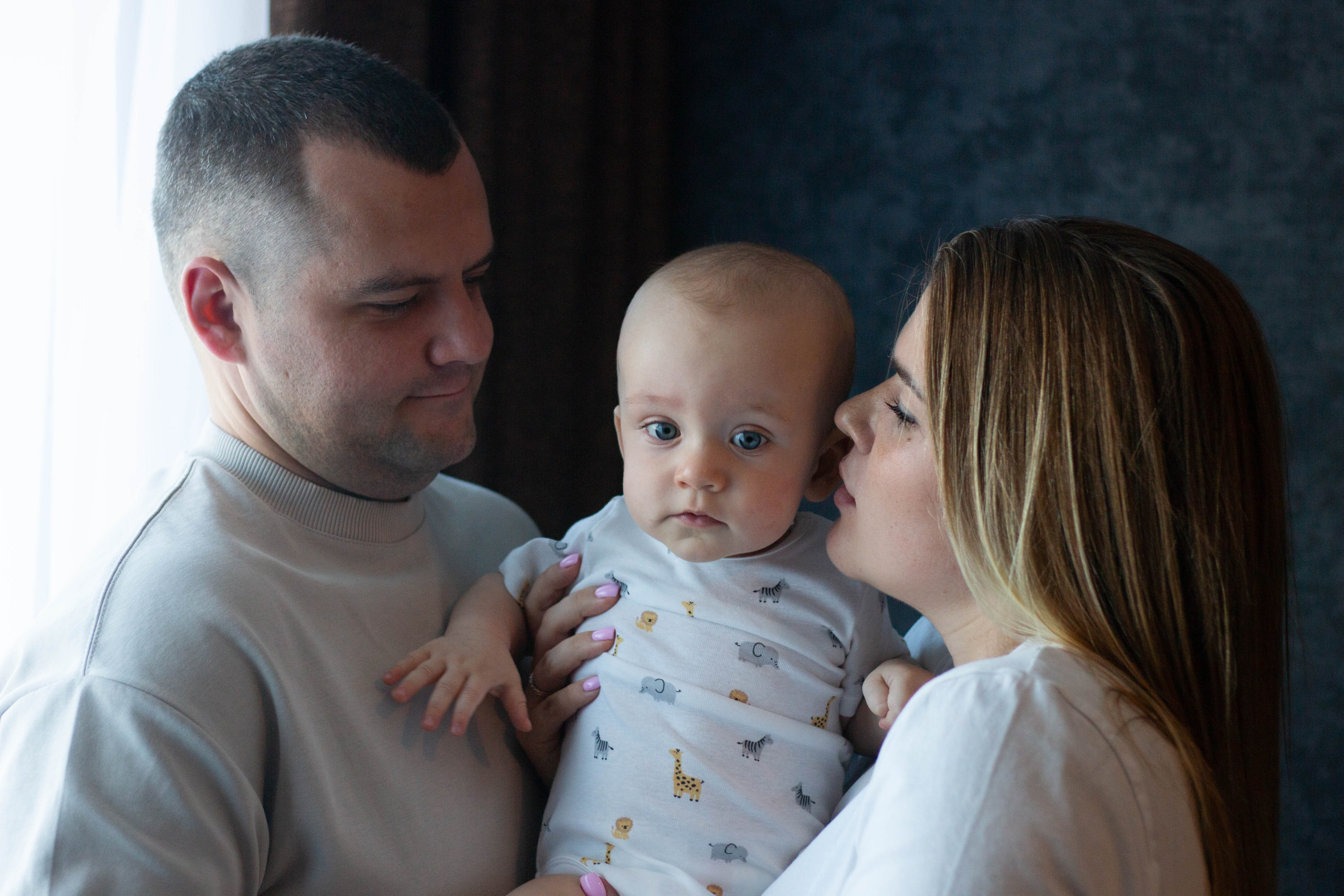 Артур, Вика и Роберт. Бережно сохраняю ваши чувства и истории на своих фотографиях