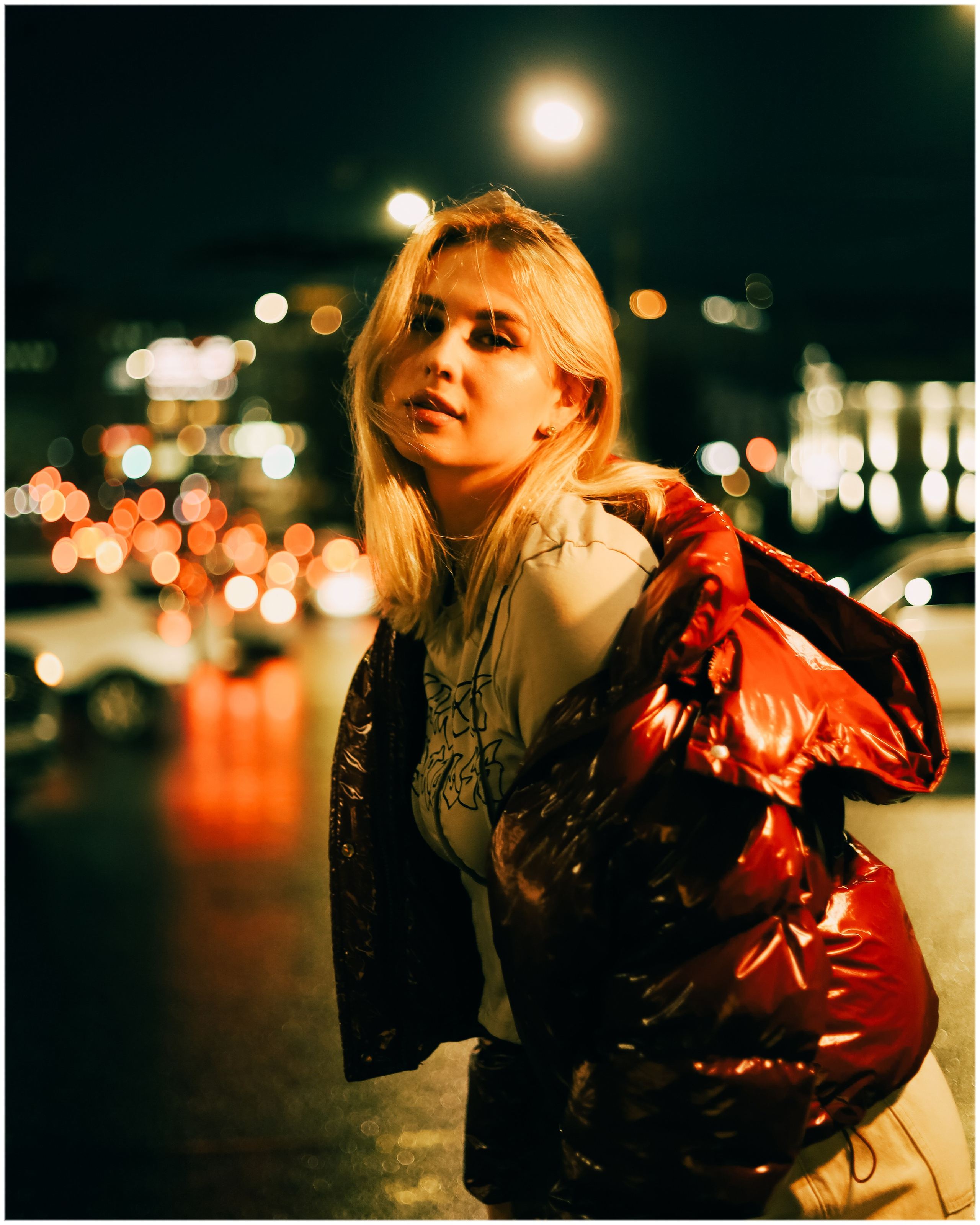 Ночные огни. Sun Betty — кинофотограф Элизабет