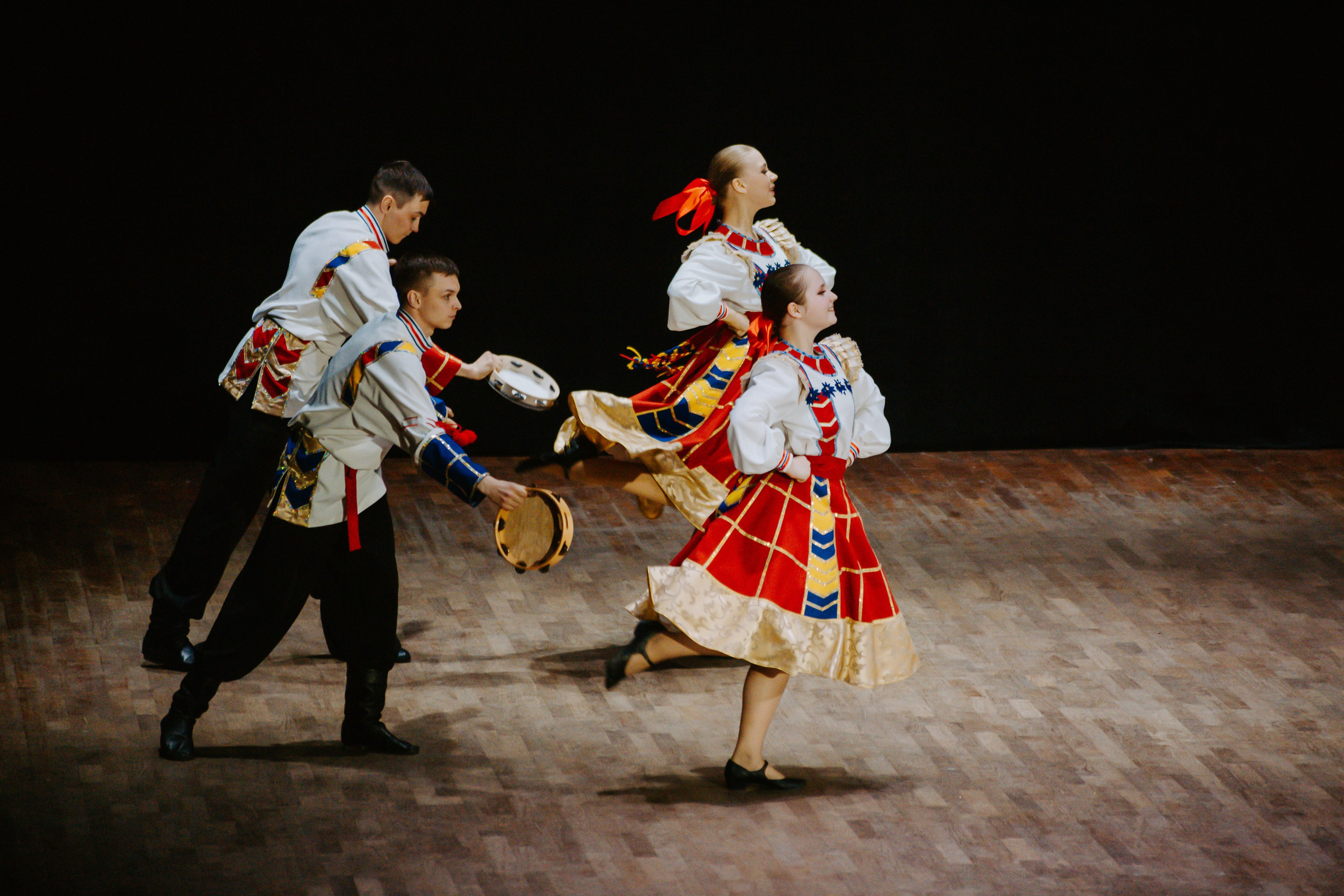 «Уральский сувенир». Концерт танцевальной студии. Фотограф в Челябинске Ополихина Анна