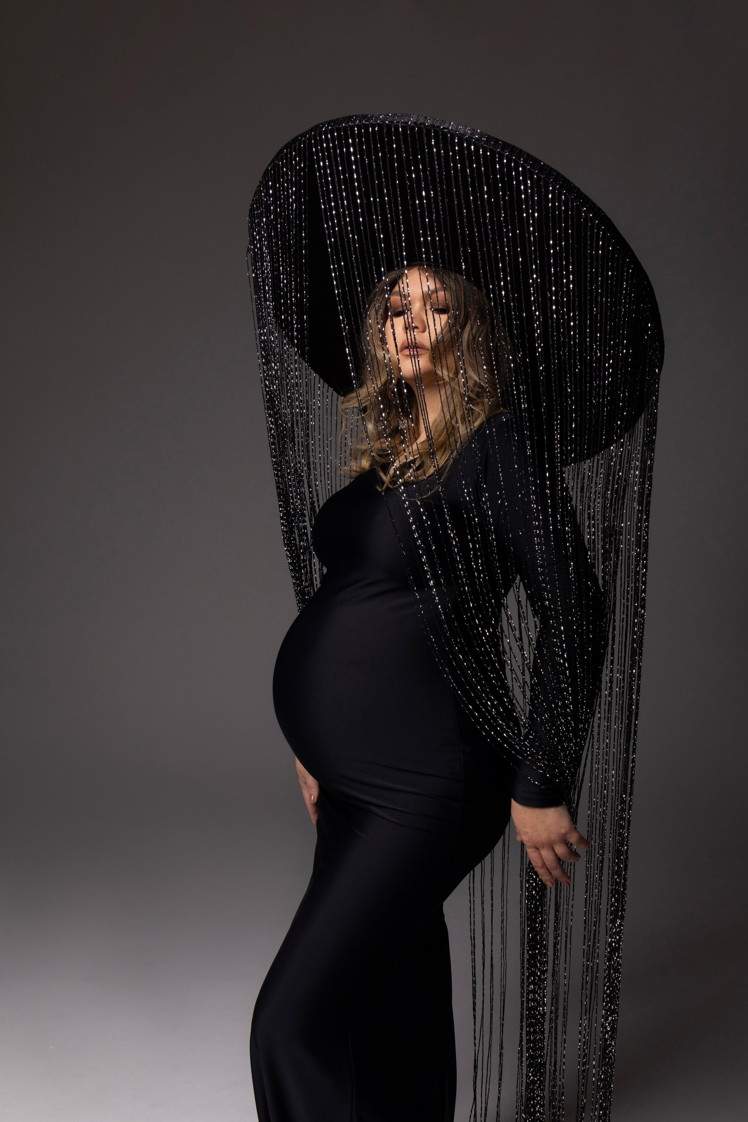 Фотосессия беременности в Москве! Все включено. Готовые образы. Помощь визажиста и стилиста. Фотосессия в стиле минимализм. Фотосессии в студиях Москвы с циклорамой. Фотосессия беременности идеи образов и позирования