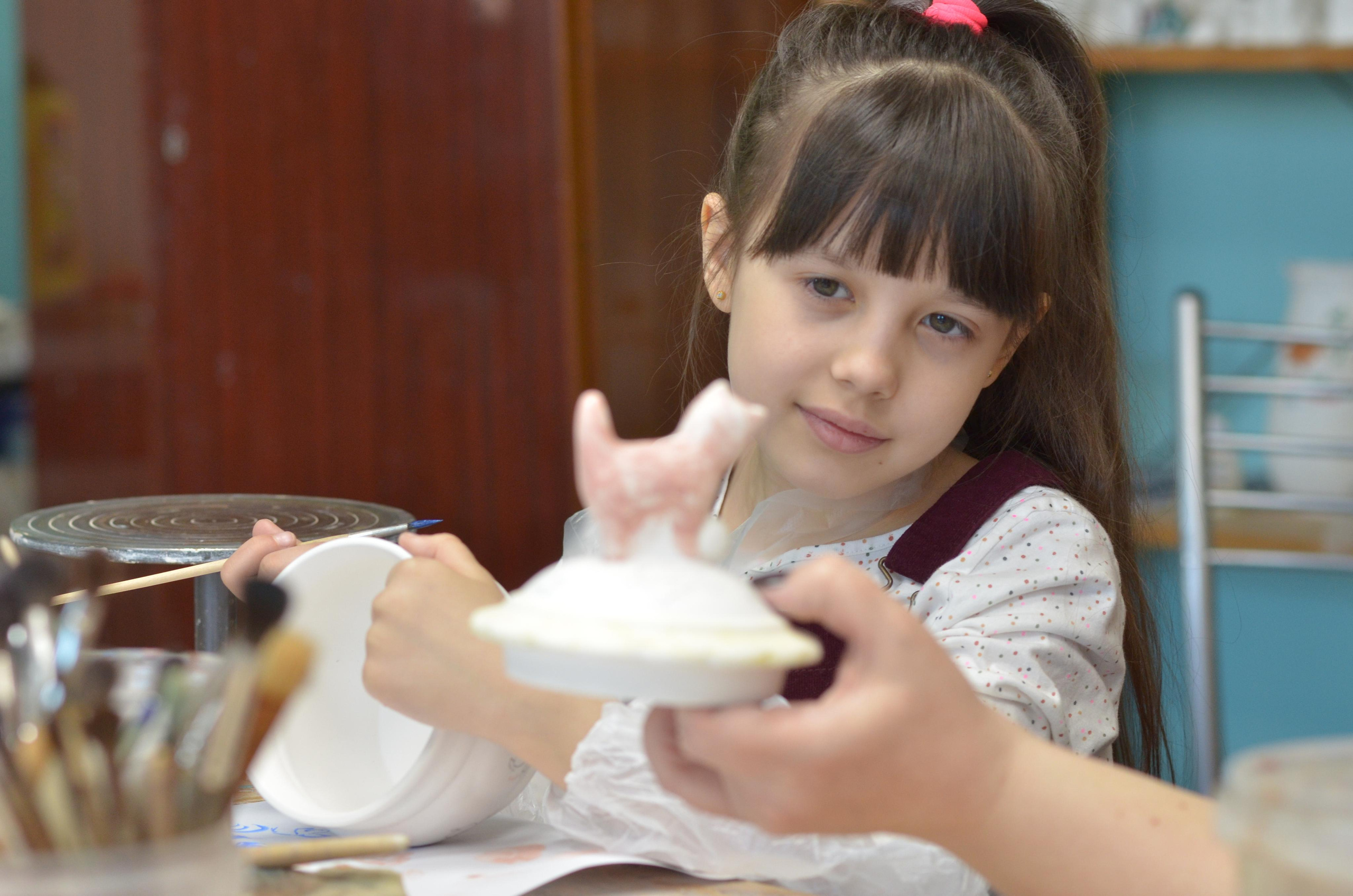 Мир, труд, май, роспись керамики, гости из Питера. Портретная, сюжетная фотография