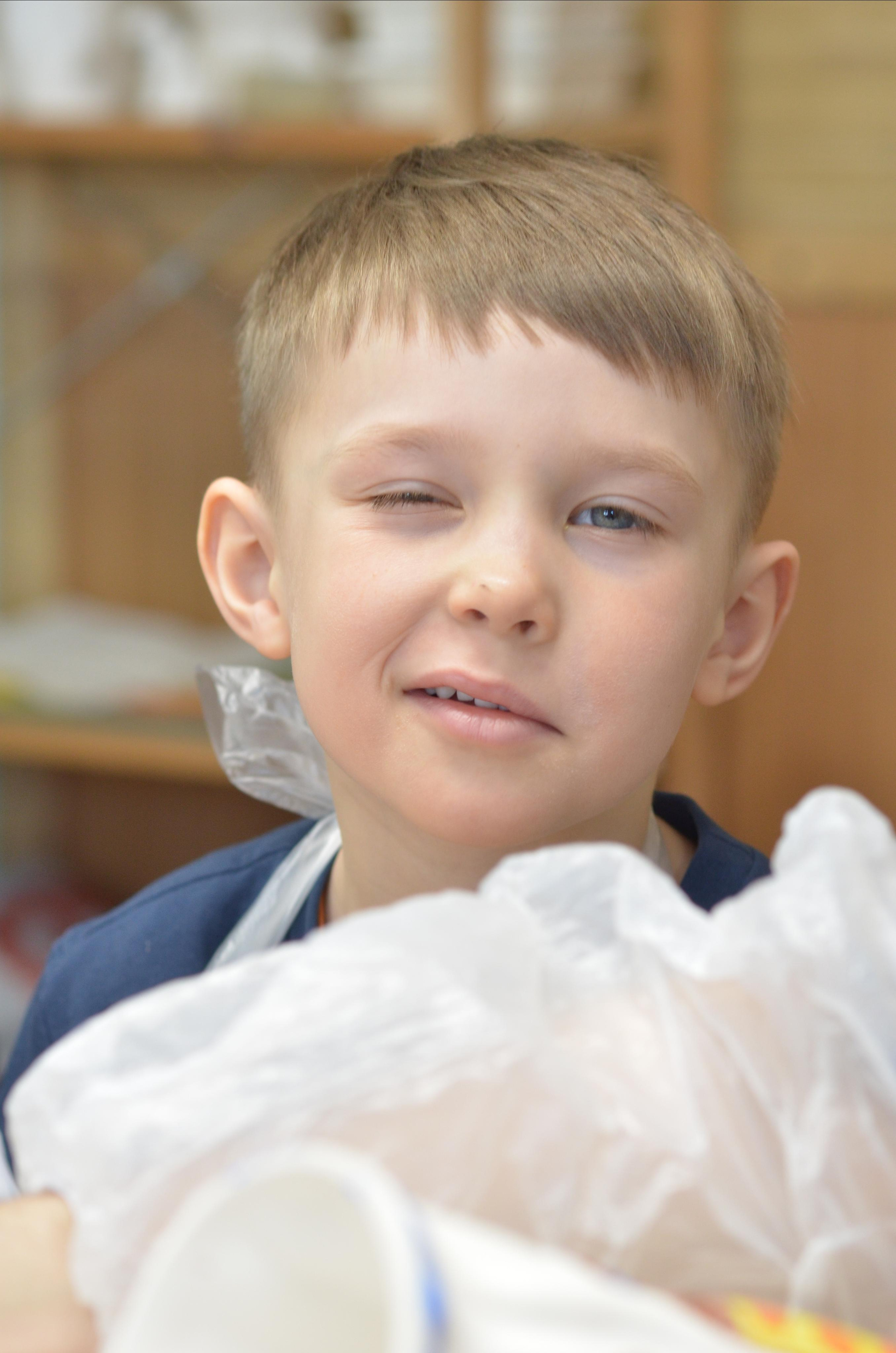 Мир, труд, май, роспись керамики, гости из Питера. Портретная, сюжетная фотография