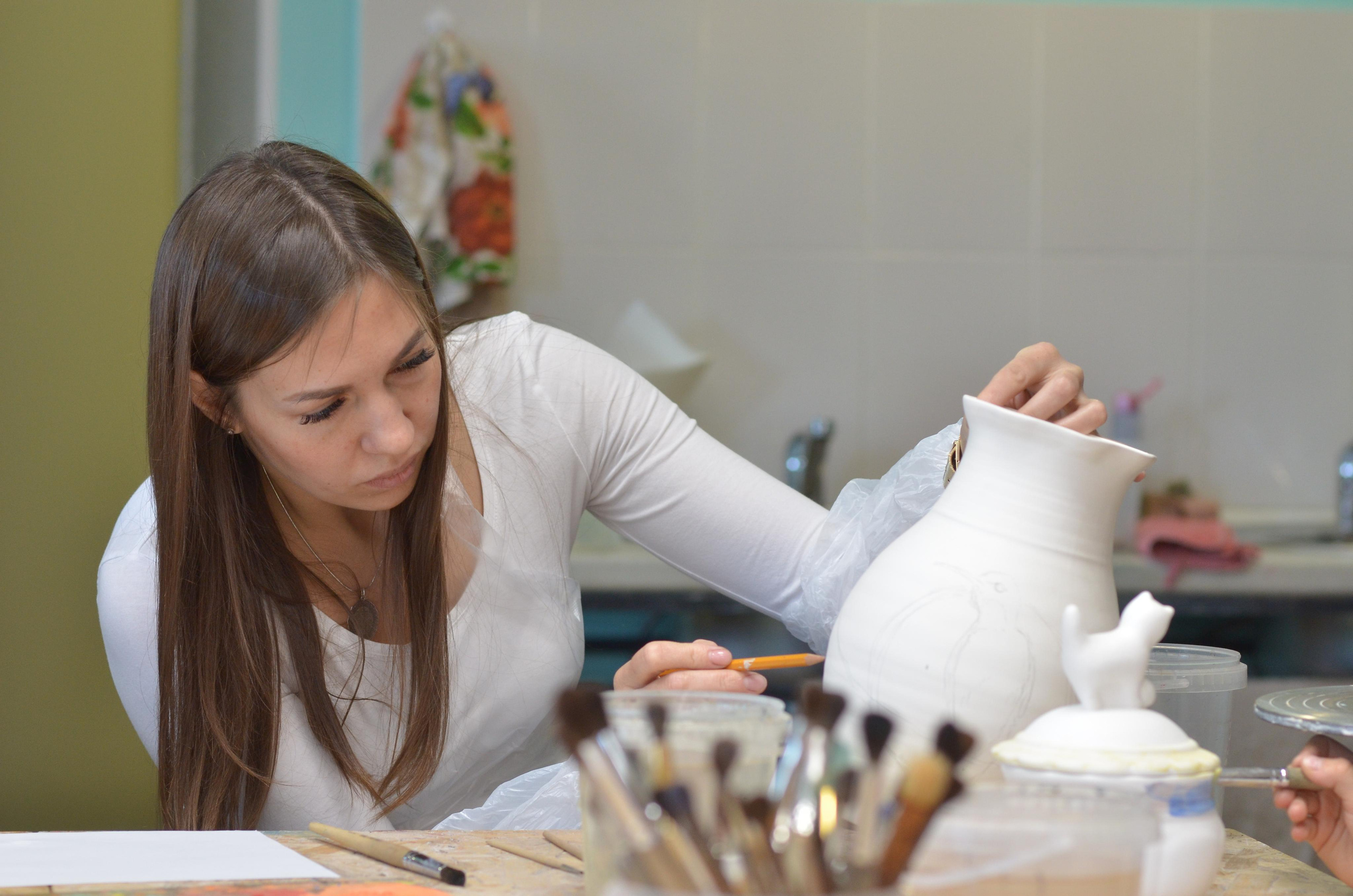 Мир, труд, май, роспись керамики, гости из Питера. Портретная, сюжетная фотография