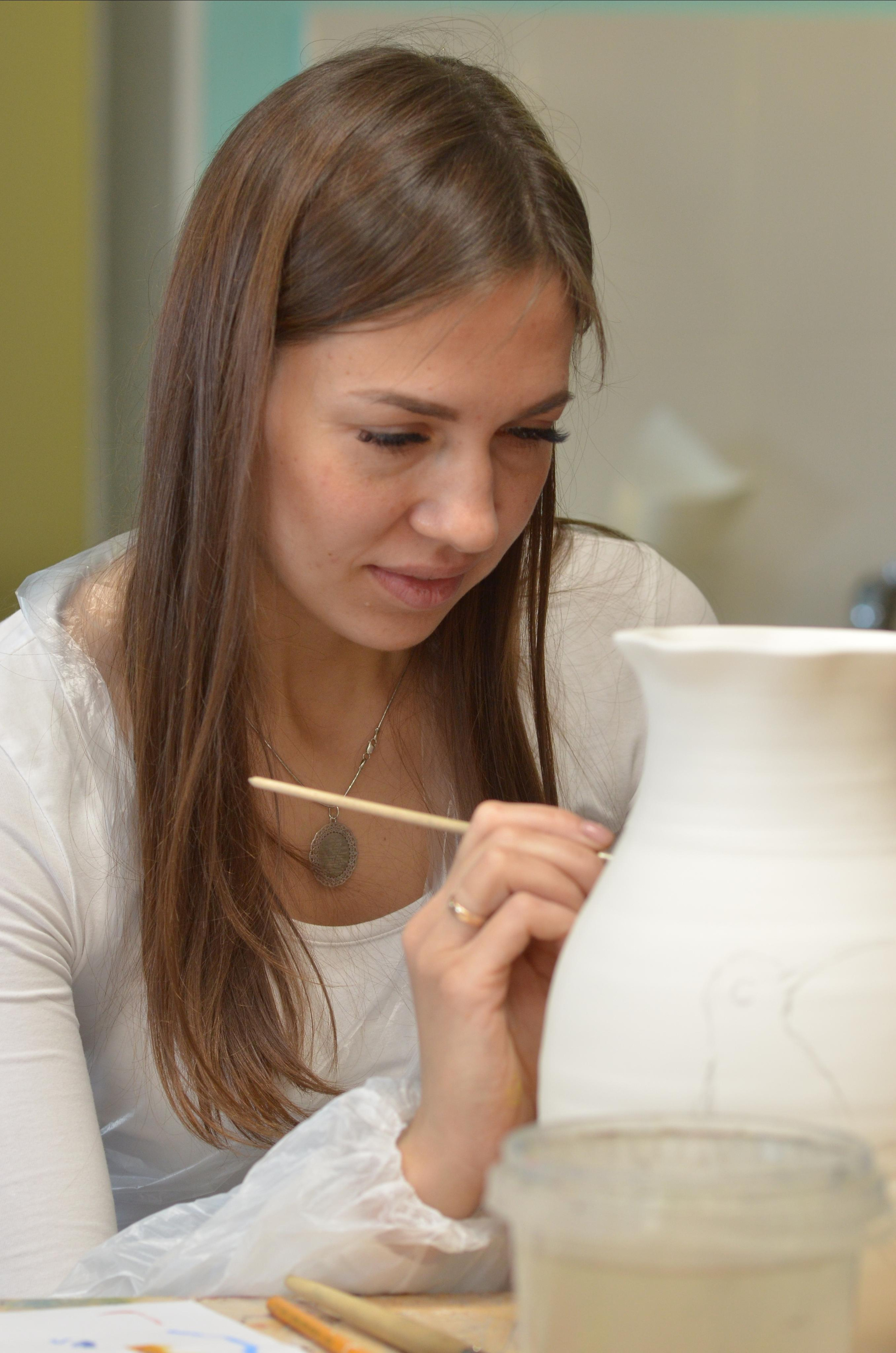 Мир, труд, май, роспись керамики, гости из Питера. Портретная, сюжетная фотография