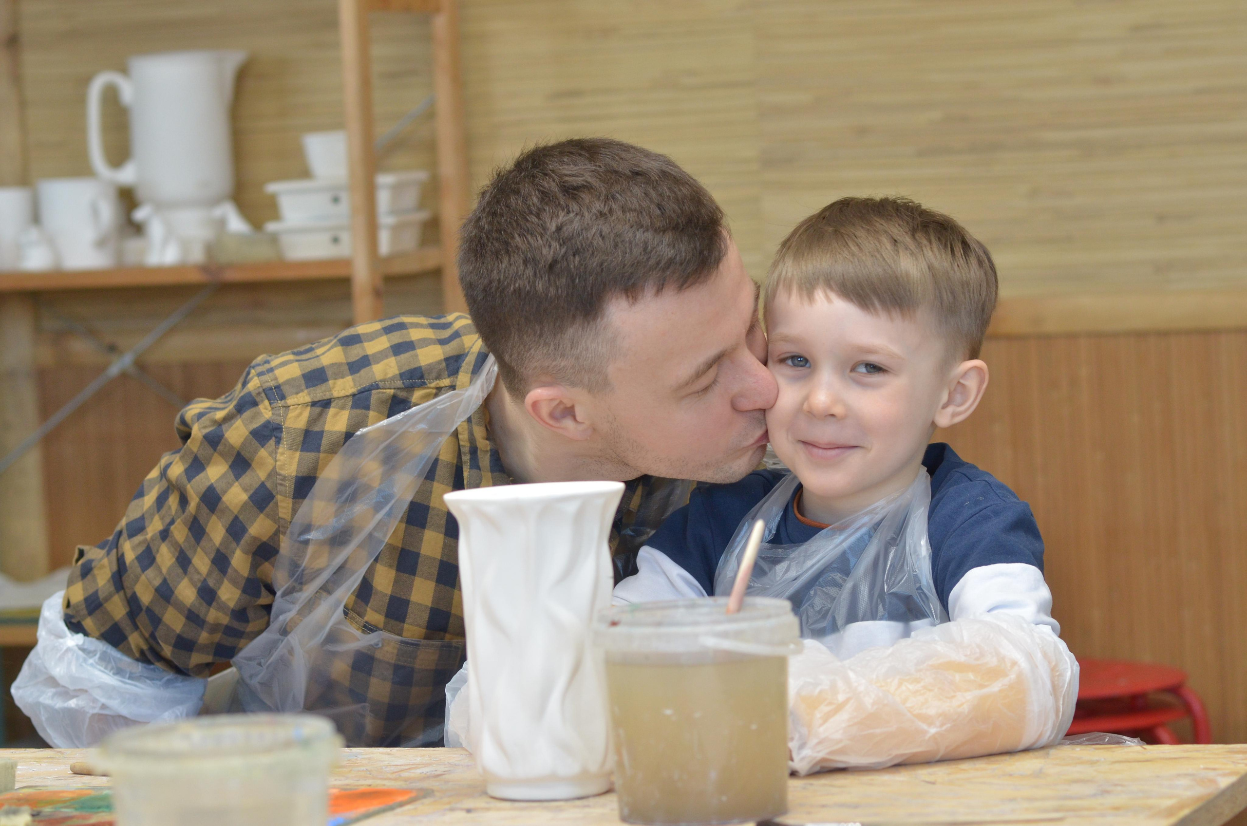 Мир, труд, май, роспись керамики, гости из Питера. Портретная, сюжетная фотография