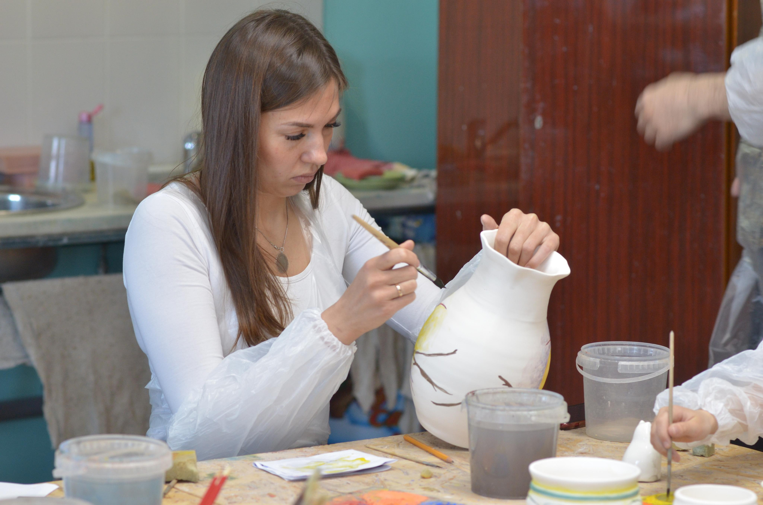 Мир, труд, май, роспись керамики, гости из Питера. Портретная, сюжетная фотография