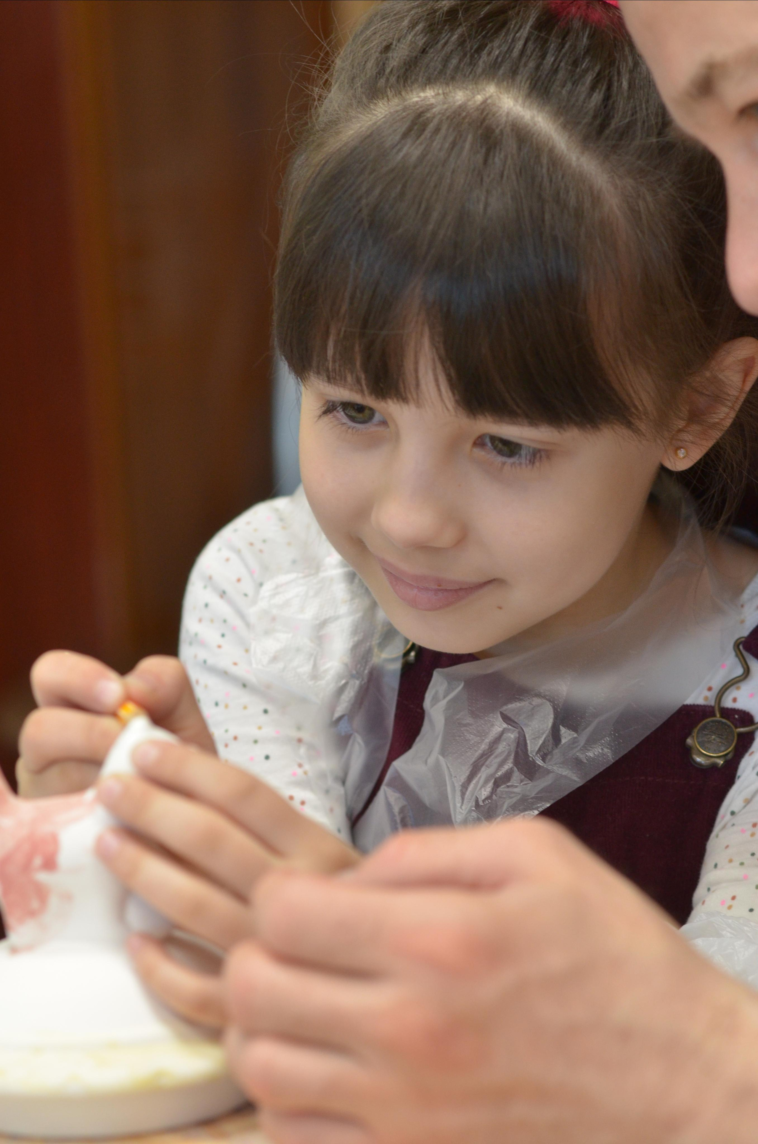 Мир, труд, май, роспись керамики, гости из Питера. Портретная, сюжетная фотография