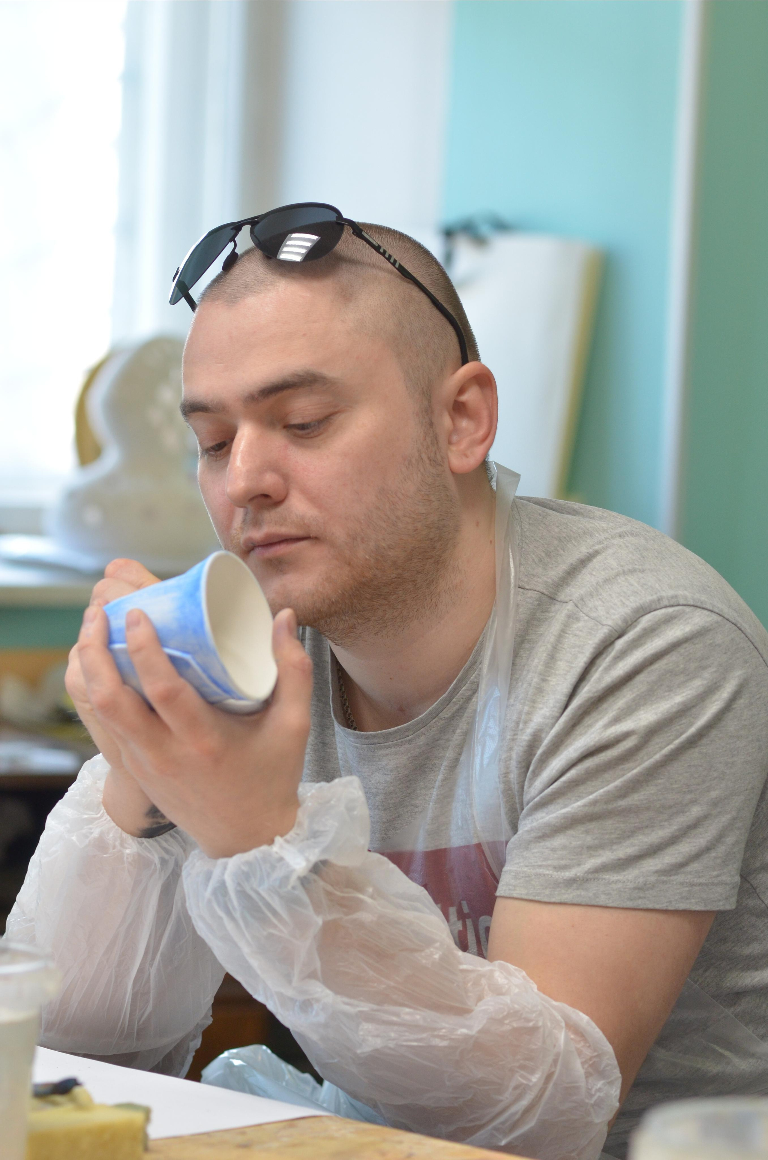 Мир, труд, май, роспись керамики, гости из Питера. Портретная, сюжетная фотография