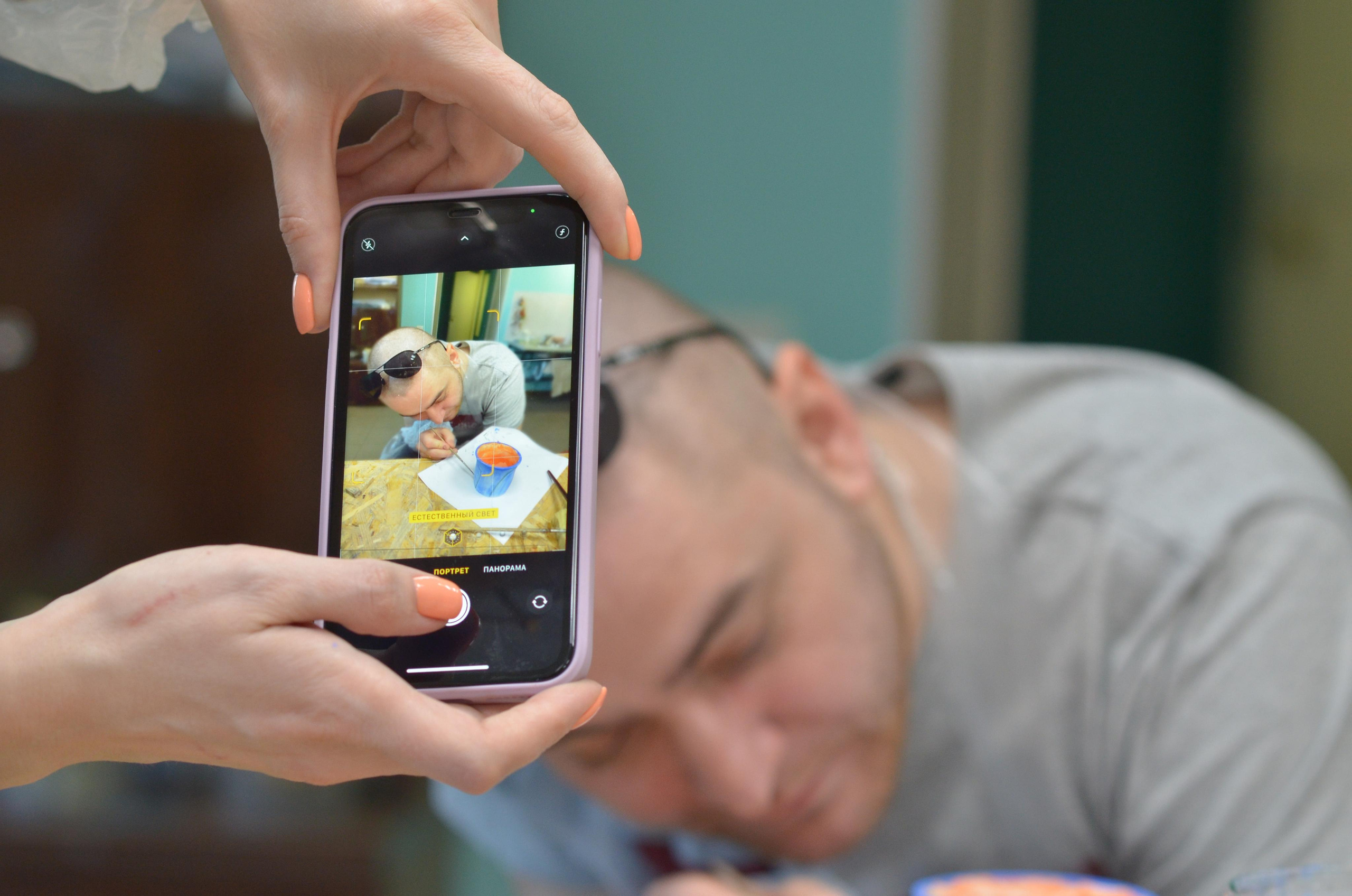 Мир, труд, май, роспись керамики, гости из Питера. Портретная, сюжетная фотография