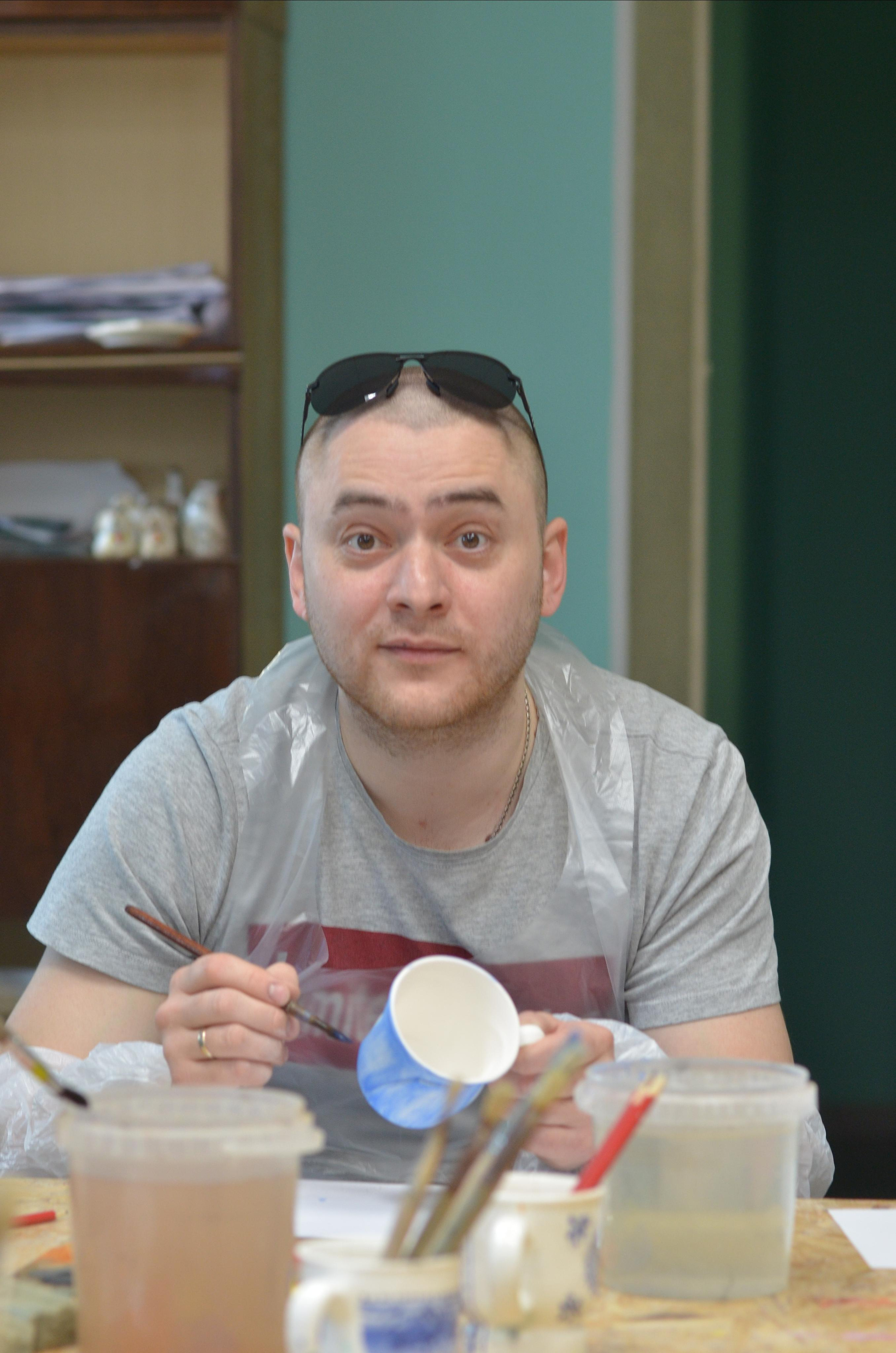 Мир, труд, май, роспись керамики, гости из Питера. Портретная, сюжетная фотография