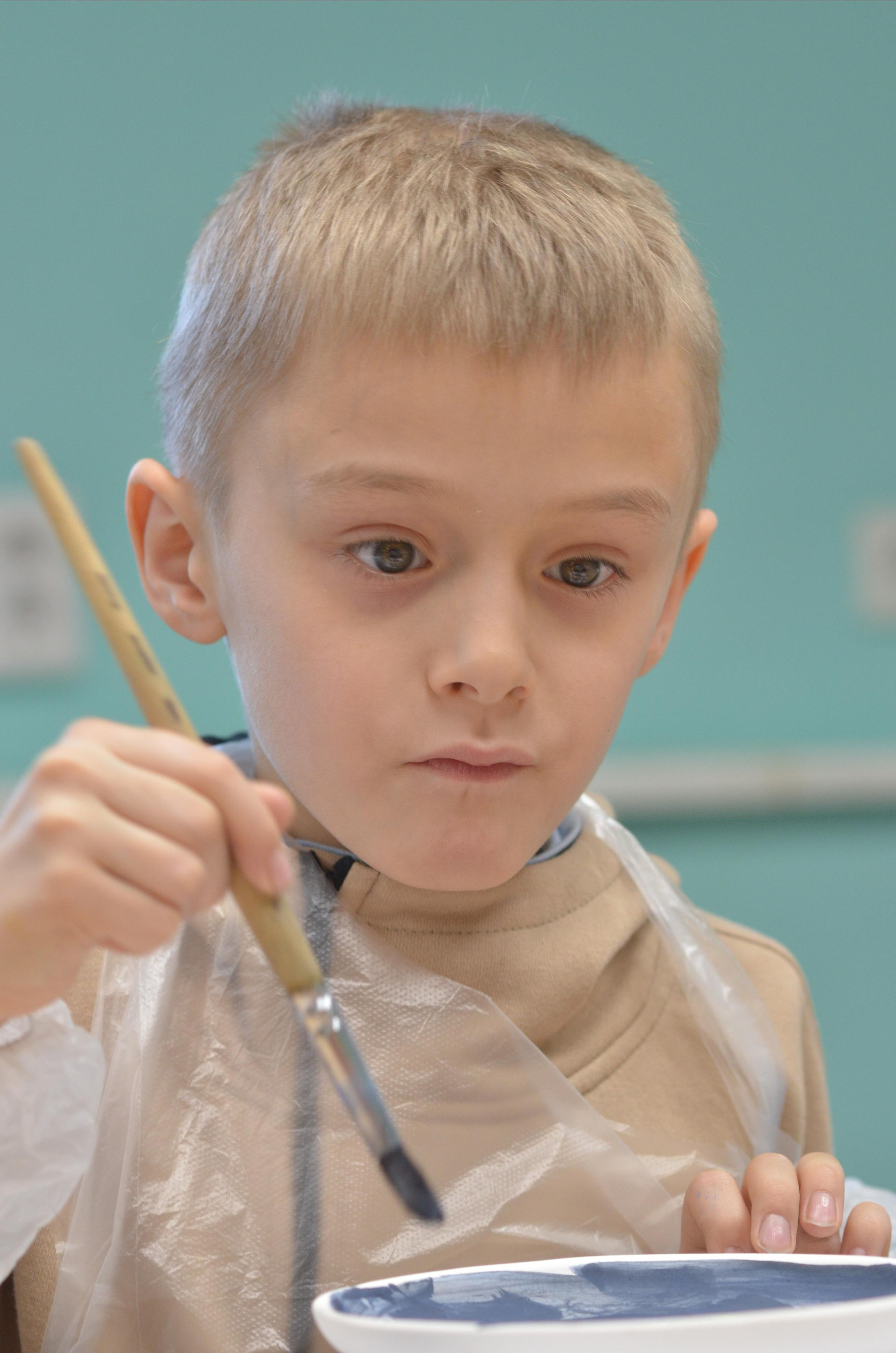 Мир, труд, май, роспись керамики, гости из Питера. Портретная, сюжетная фотография