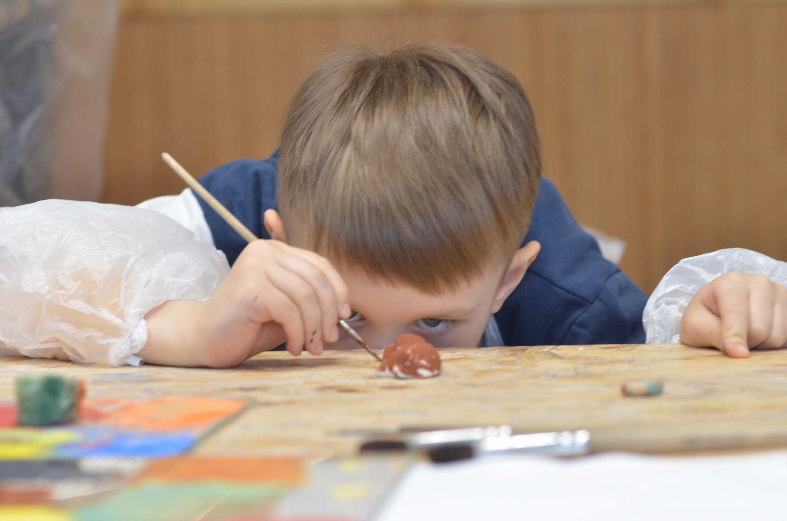 Мир, труд, май, роспись керамики, гости из Питера. Портретная, сюжетная фотография