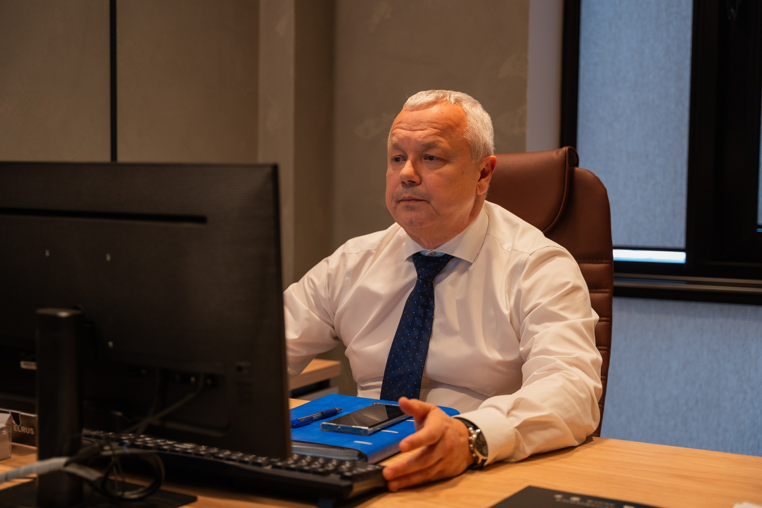 Интерьерная фотосъемка автосалона Elrus в Краснодаре. Zeekr, LiXiang Профессиональная фотосъемка интерьера премиум-автосалона в Краснодаре. Шедевры для Вас! Фотограф и Видеограф в Краснодаре Пахиев Руслан