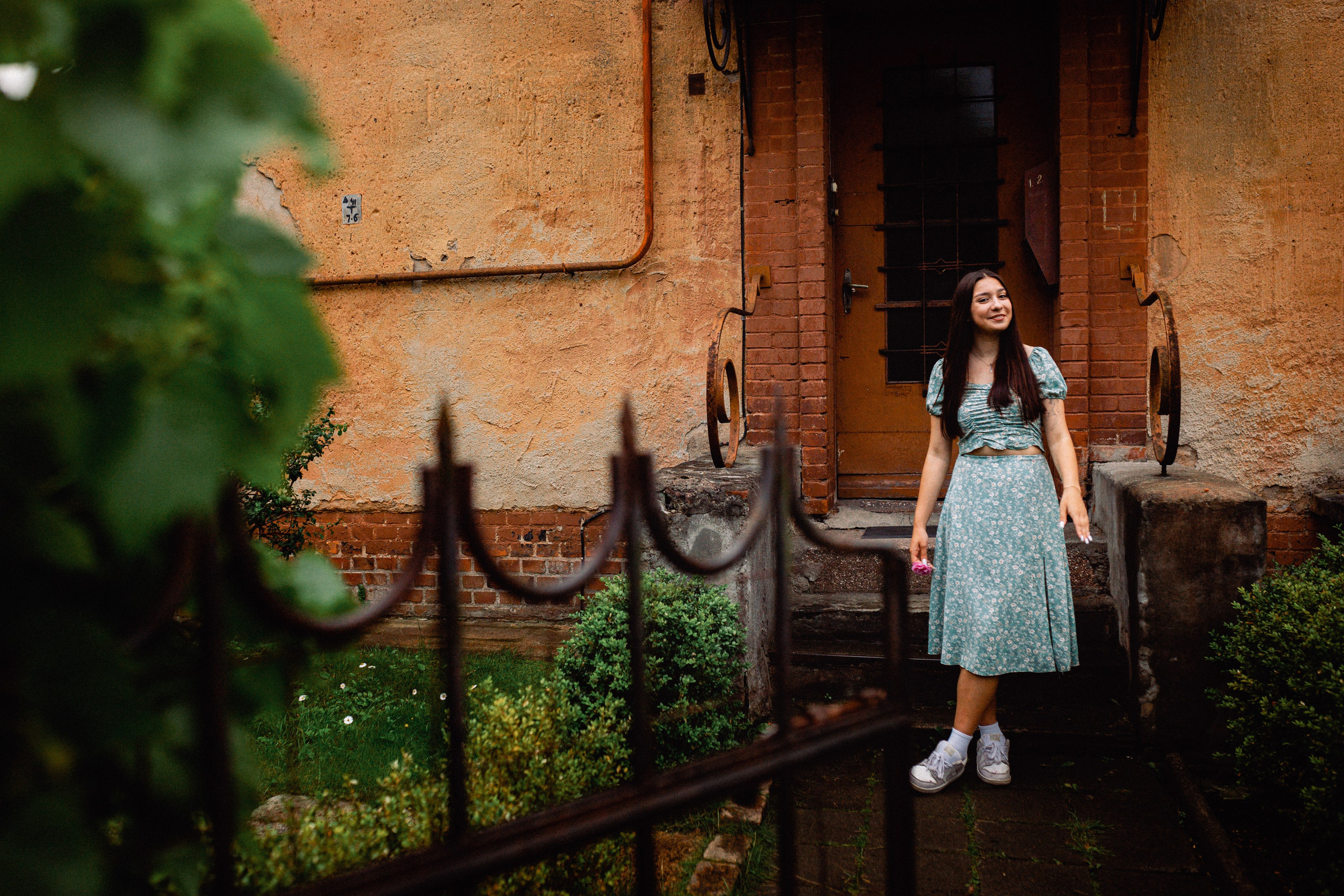 Соня в районе Амалиенау. Фотограф Куянова Алина, семейные и свадебные фотосессии в Калининграде
