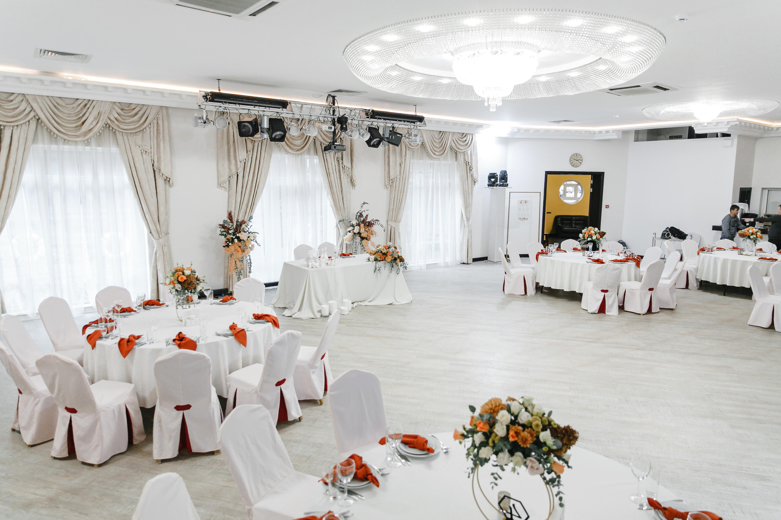 Фотографии зала. Банкетный комплекс и свадебное агенство "Александр Грин"