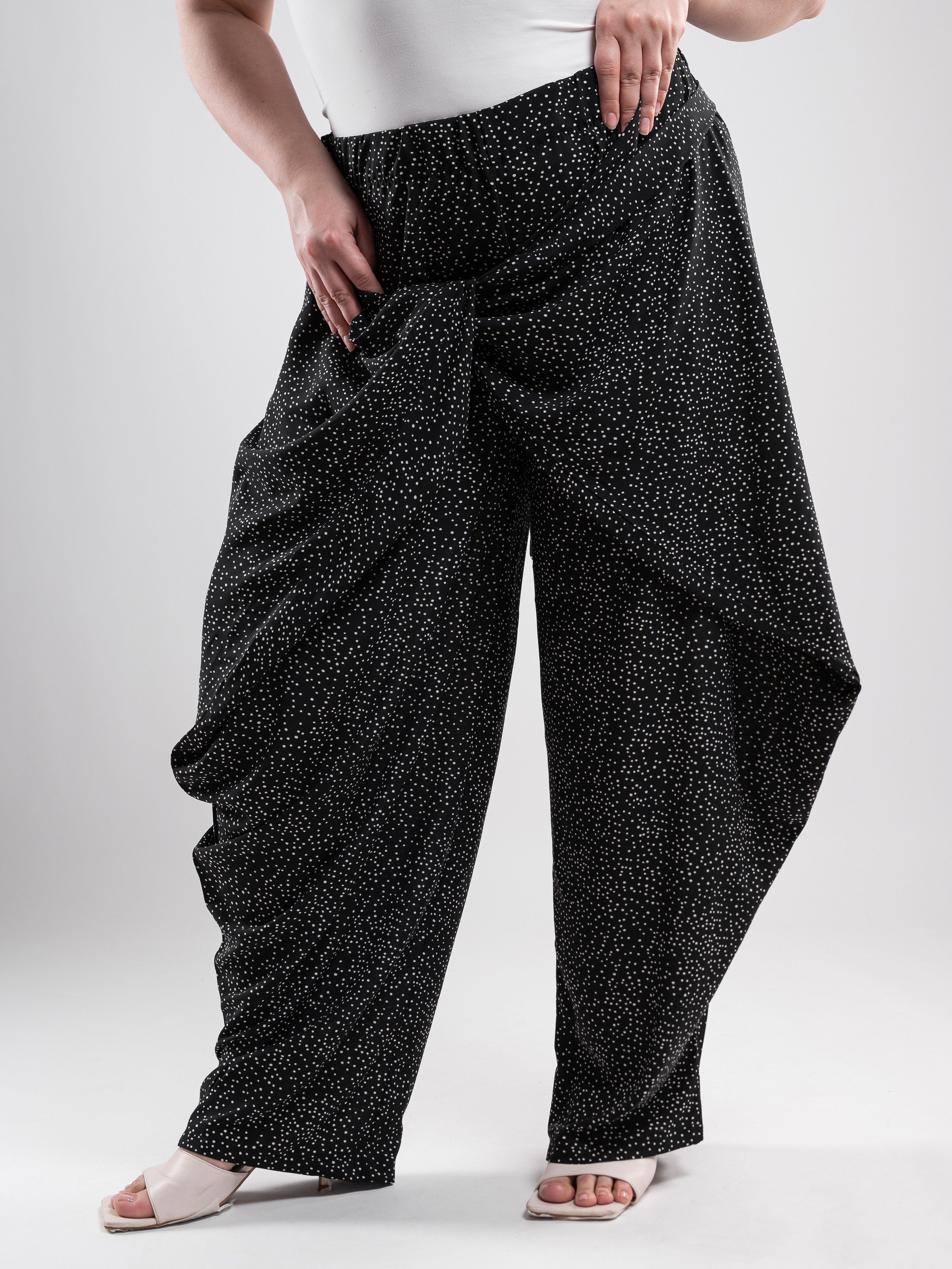 Брюки трансформеры. Предметный фотограф, фото для маркетплейсов Пятигорск, КМВ