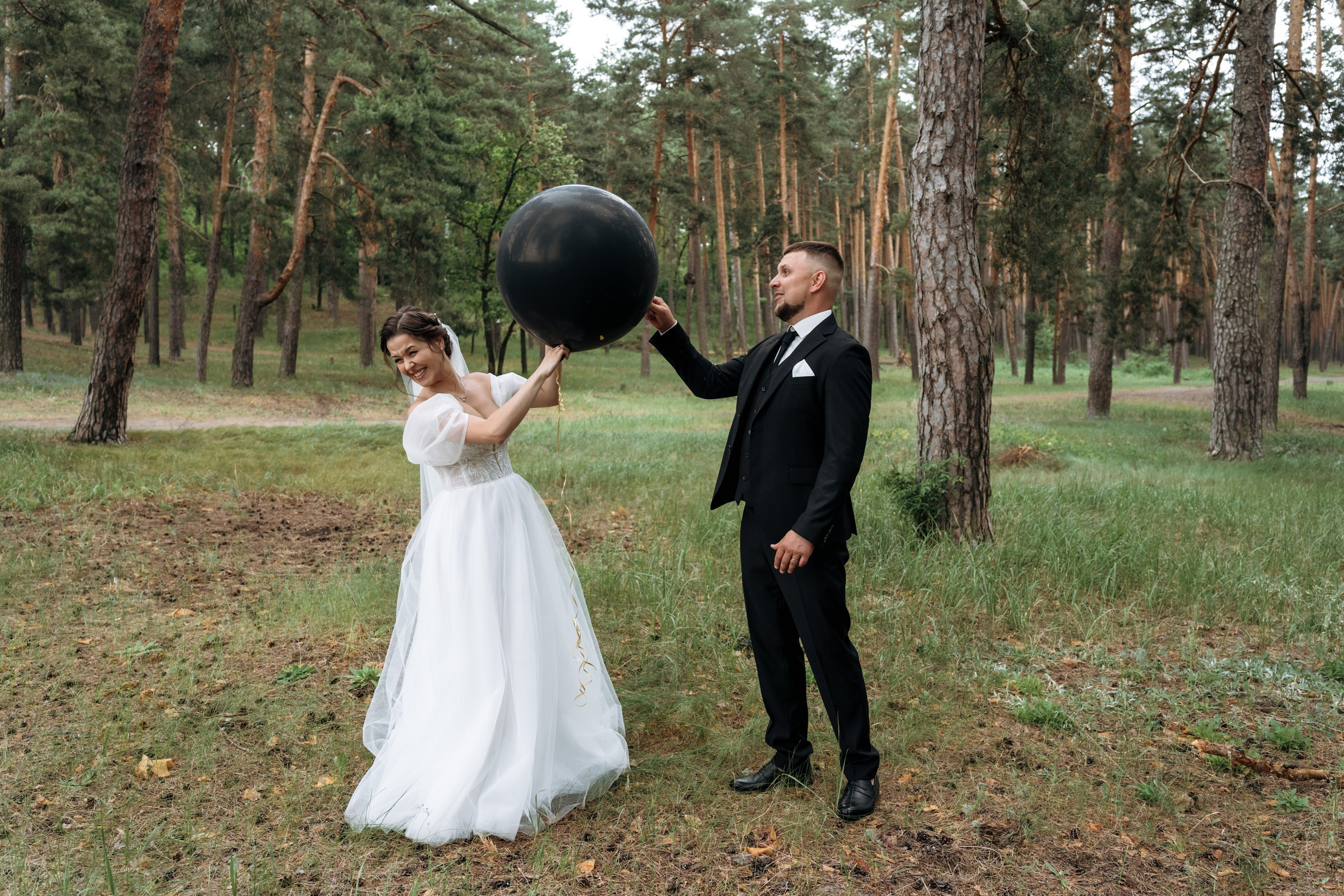 Свадебный день Яны и Максима, прогулка в лесу, Картинная галерея в Тамбове. Свадебный фотограф в Тамбове Павел Четвертков