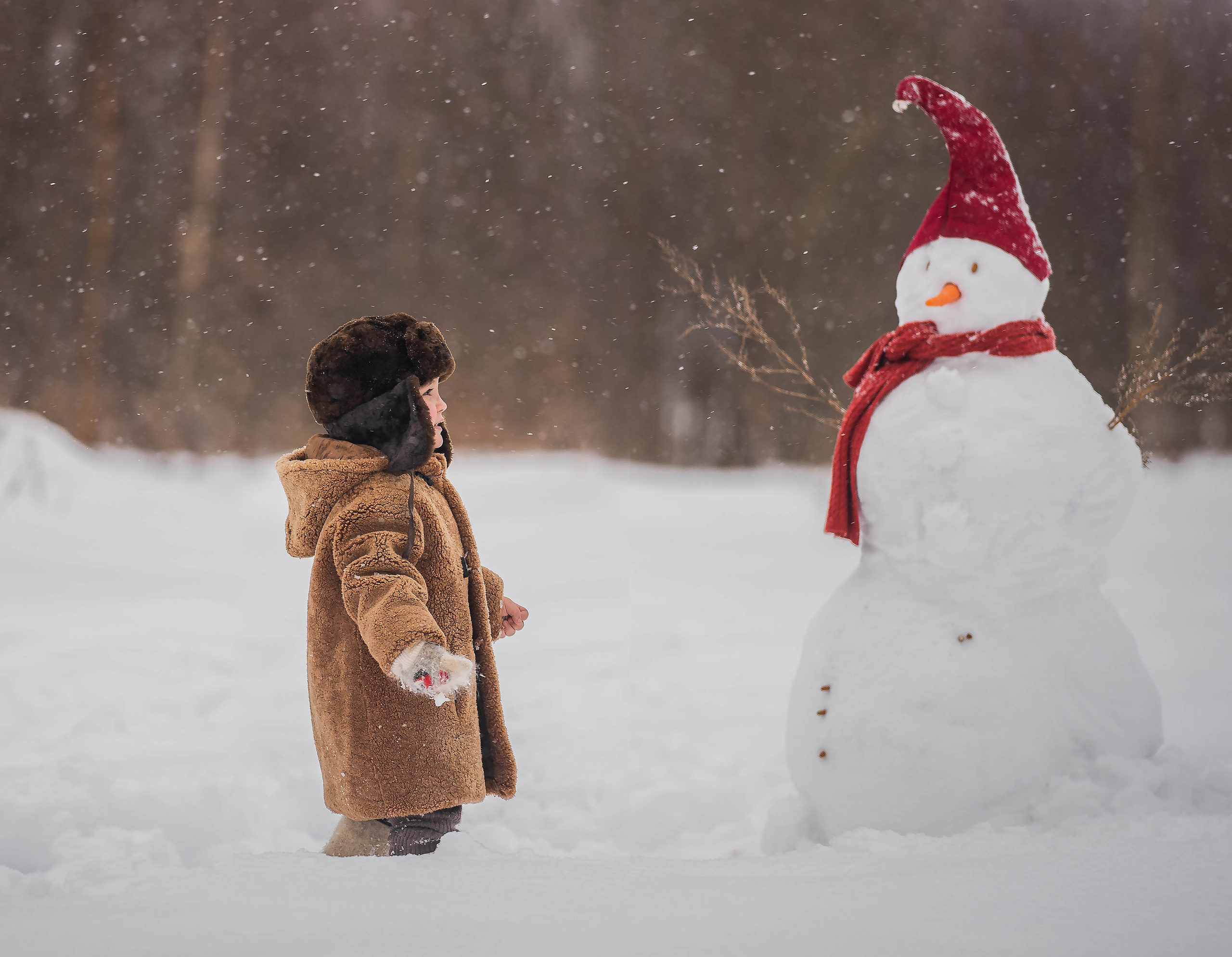 Январь, снеговик, дети. Семейный фотограф Ефремова Виктория