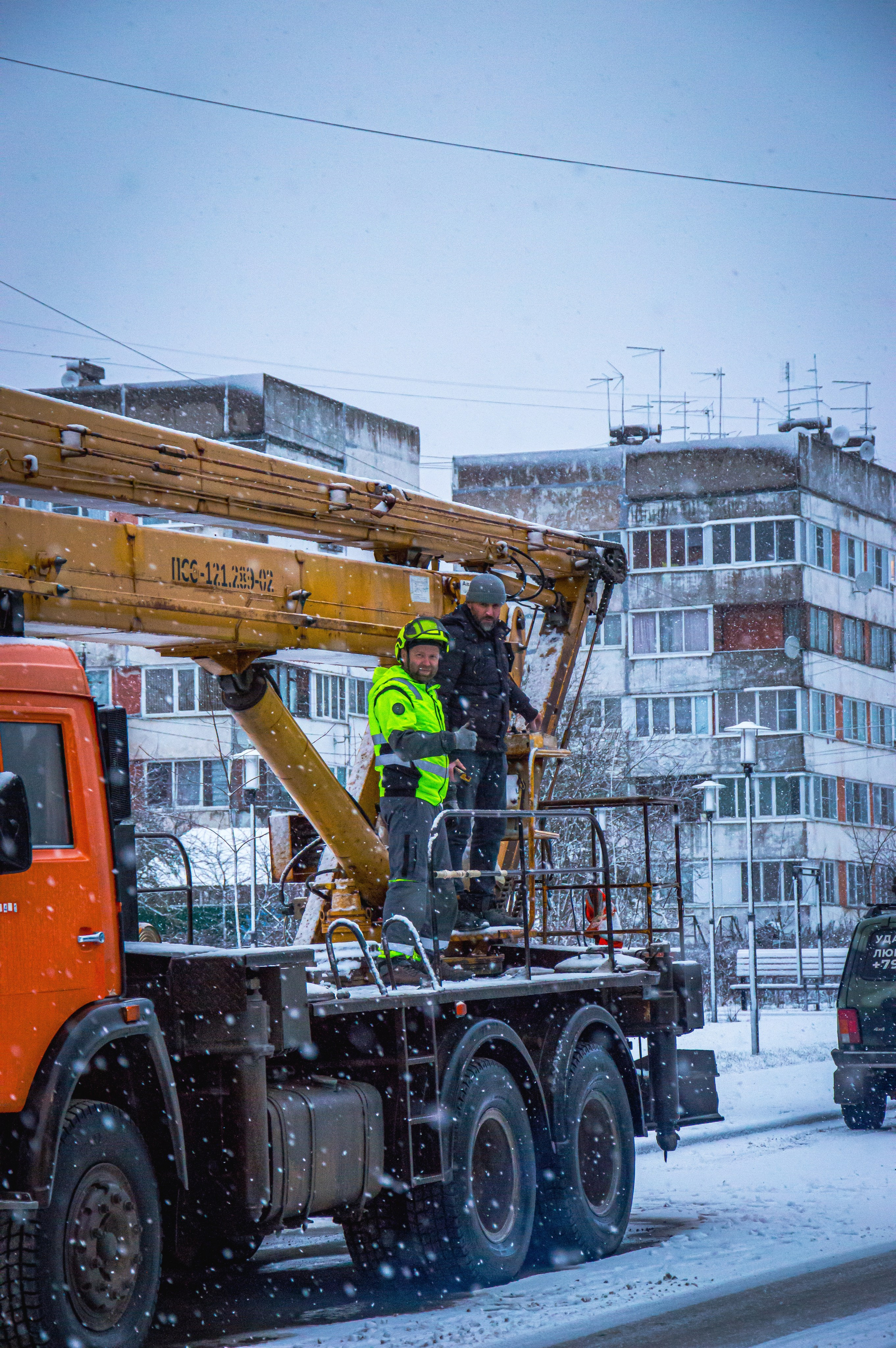Автовышка 28 метров. Аrbori Culturist